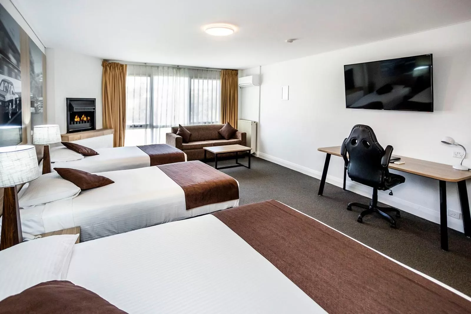 Photo of the whole room, TV/Entertainment Center in Mantra Bathurst