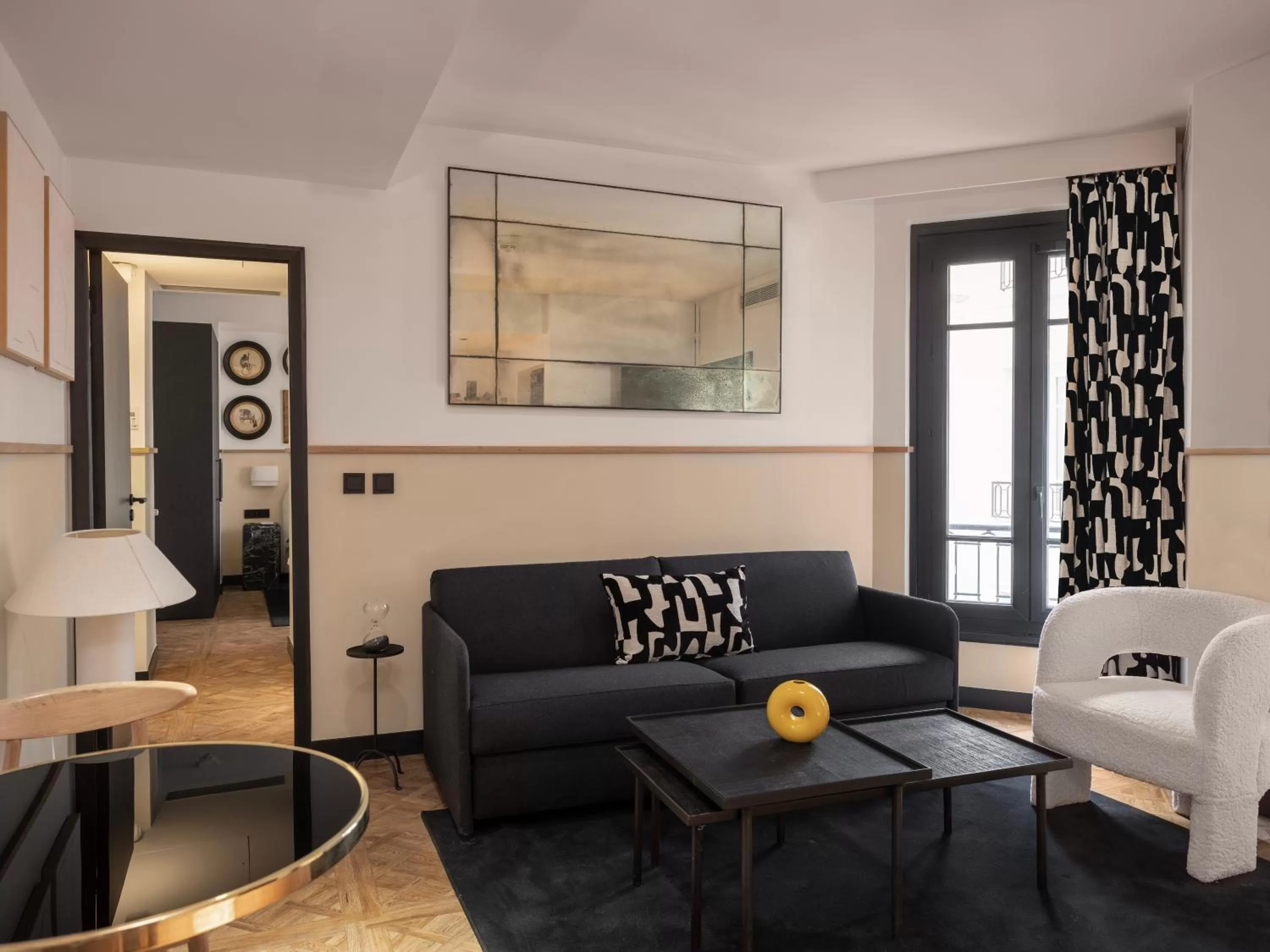 Living room in Solly Hôtel Paris