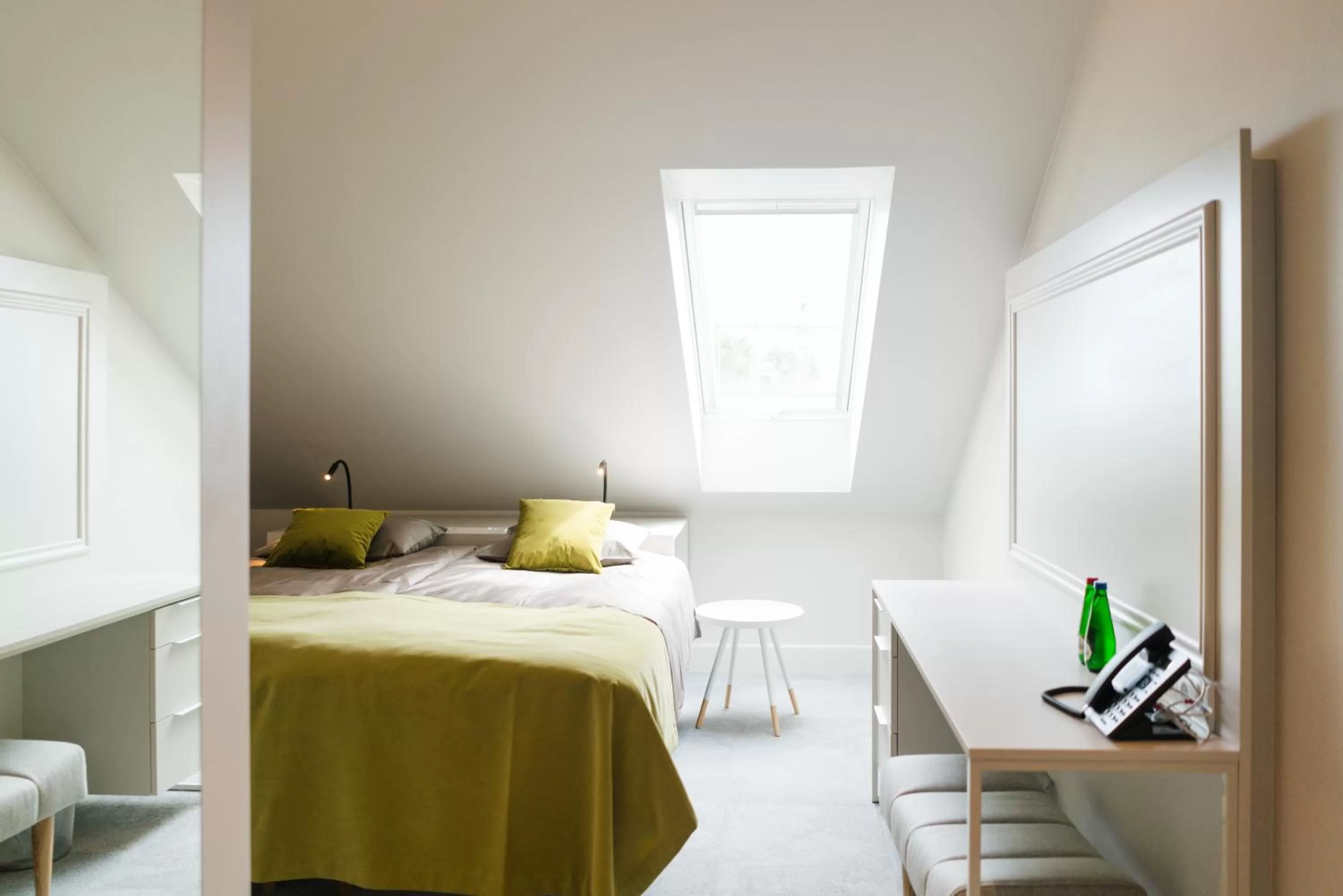 Living room, Bed in Park Hotel Viljandi