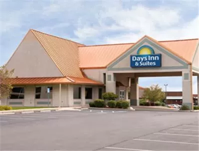 Property building in Days Inn & Suites by Wyndham Kokomo