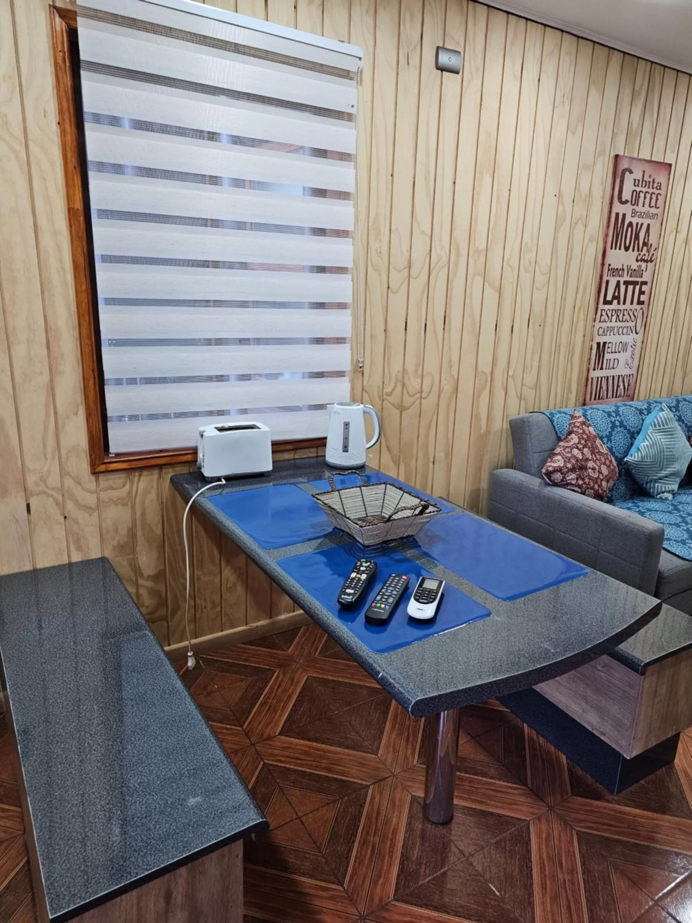 Dining area in Cabañas Rosner
