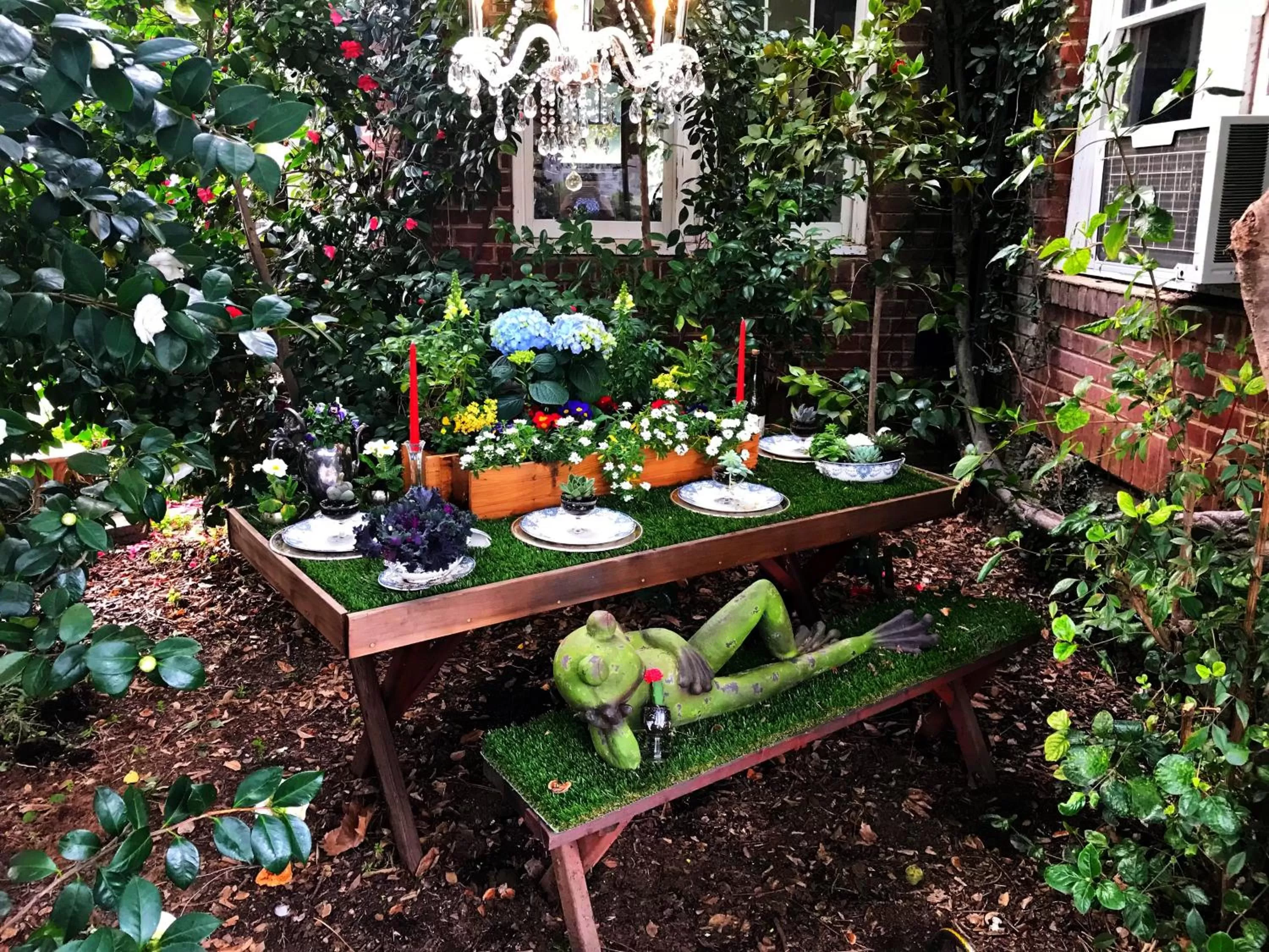 Garden in The Inn on Knowles Hill Bed & Breakfast Hotel