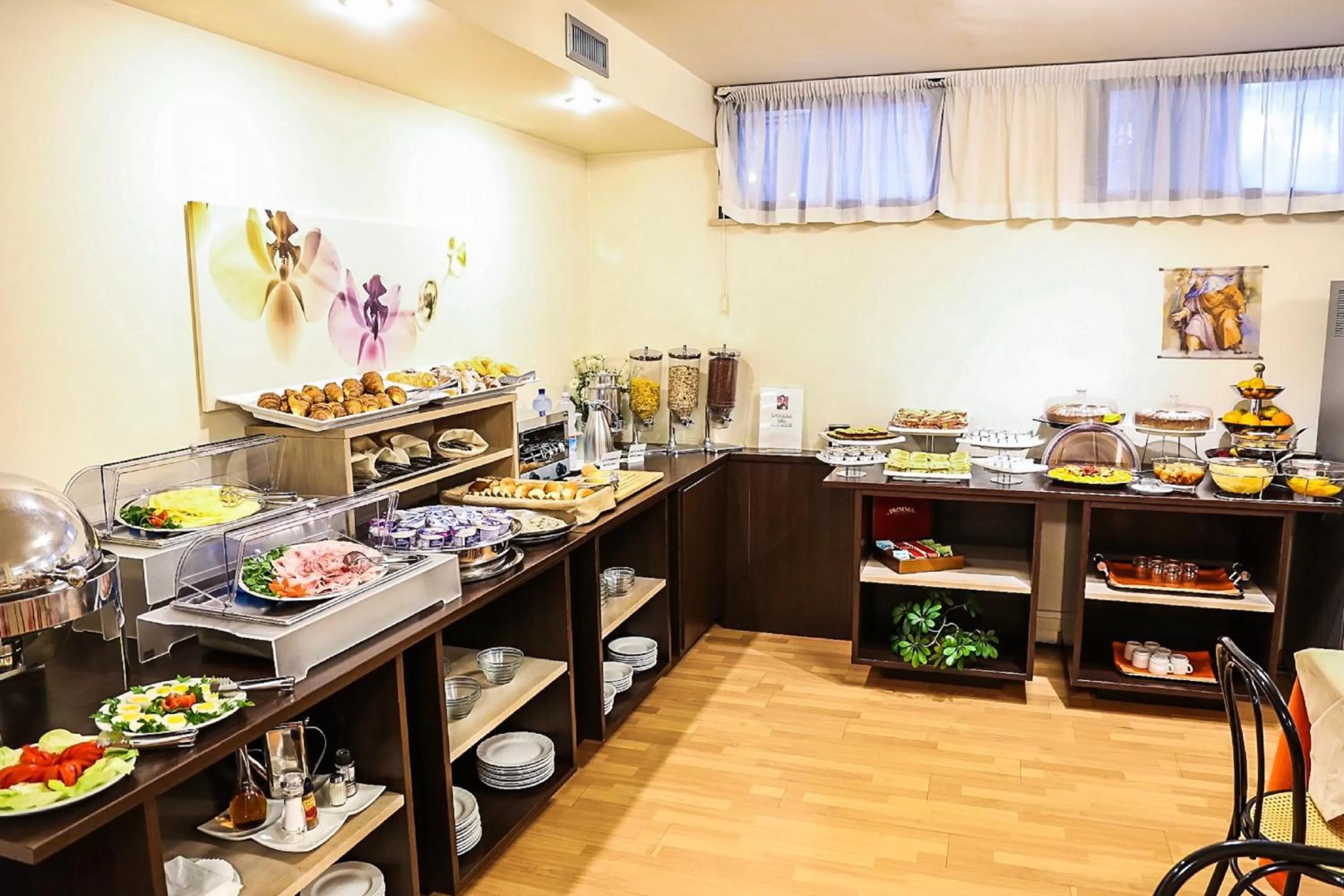 Buffet breakfast in Hotel Sisto V