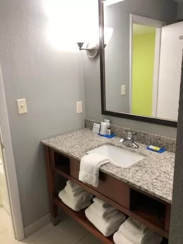 King Room - Hearing Accessible in Holiday Inn Express Hickory - Hickory Mart, an IHG Hotel