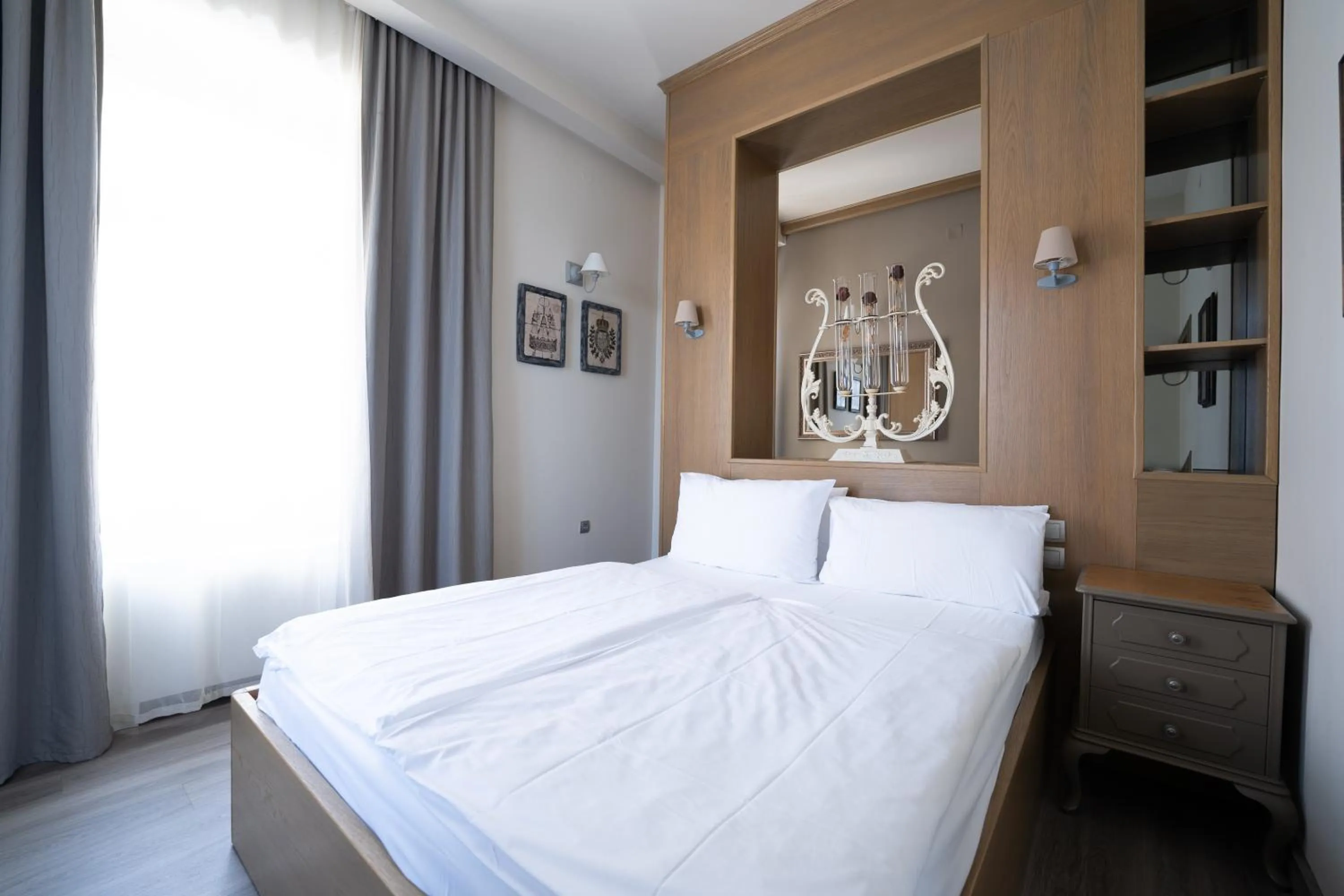 Balcony/Terrace, Bed in Hotel Piran