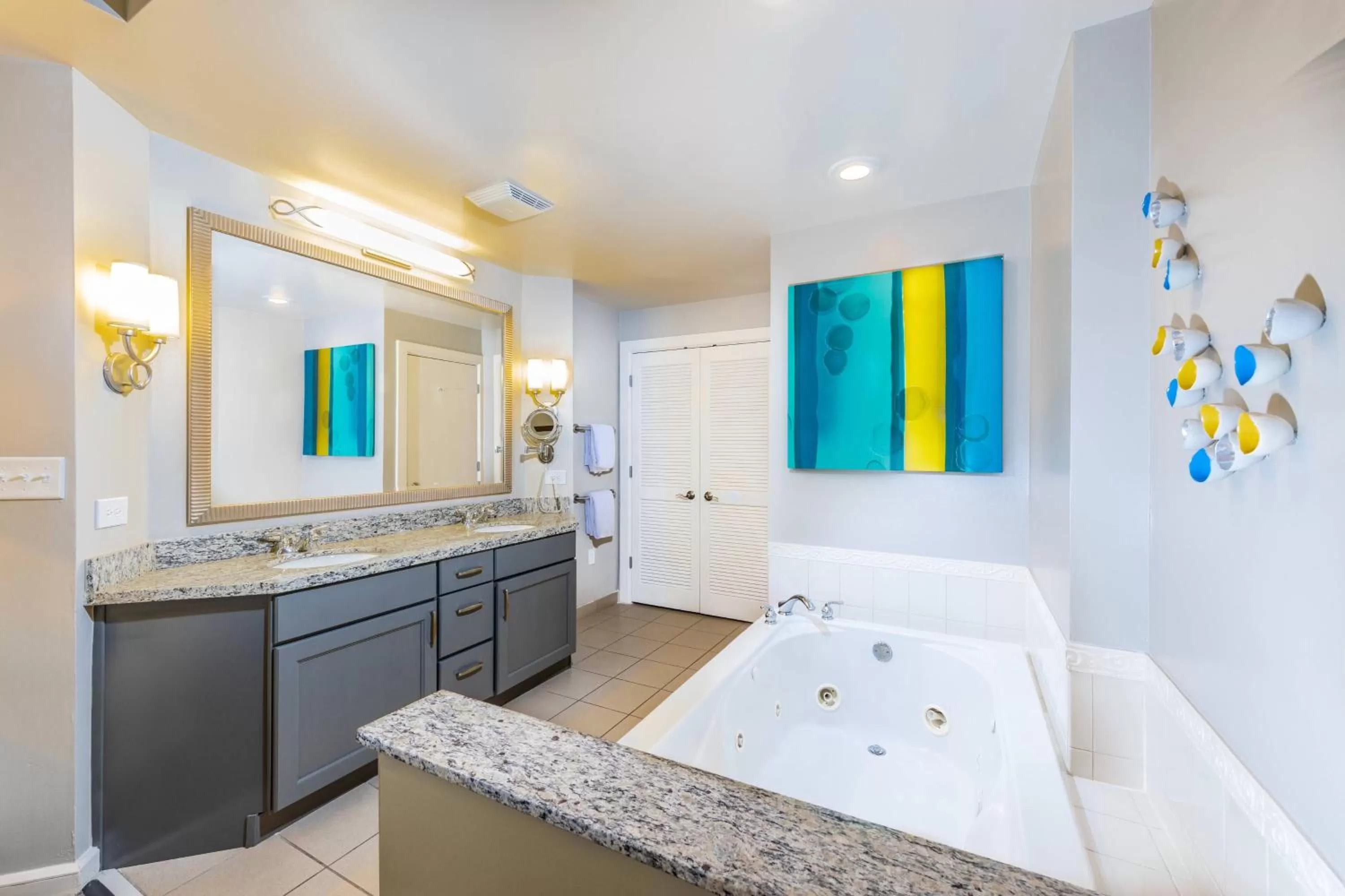 Two-Bedroom Villa with Balcony, Whirlpool and Adapted Tub - Mobility Accessible in Marriott's Royal Palms