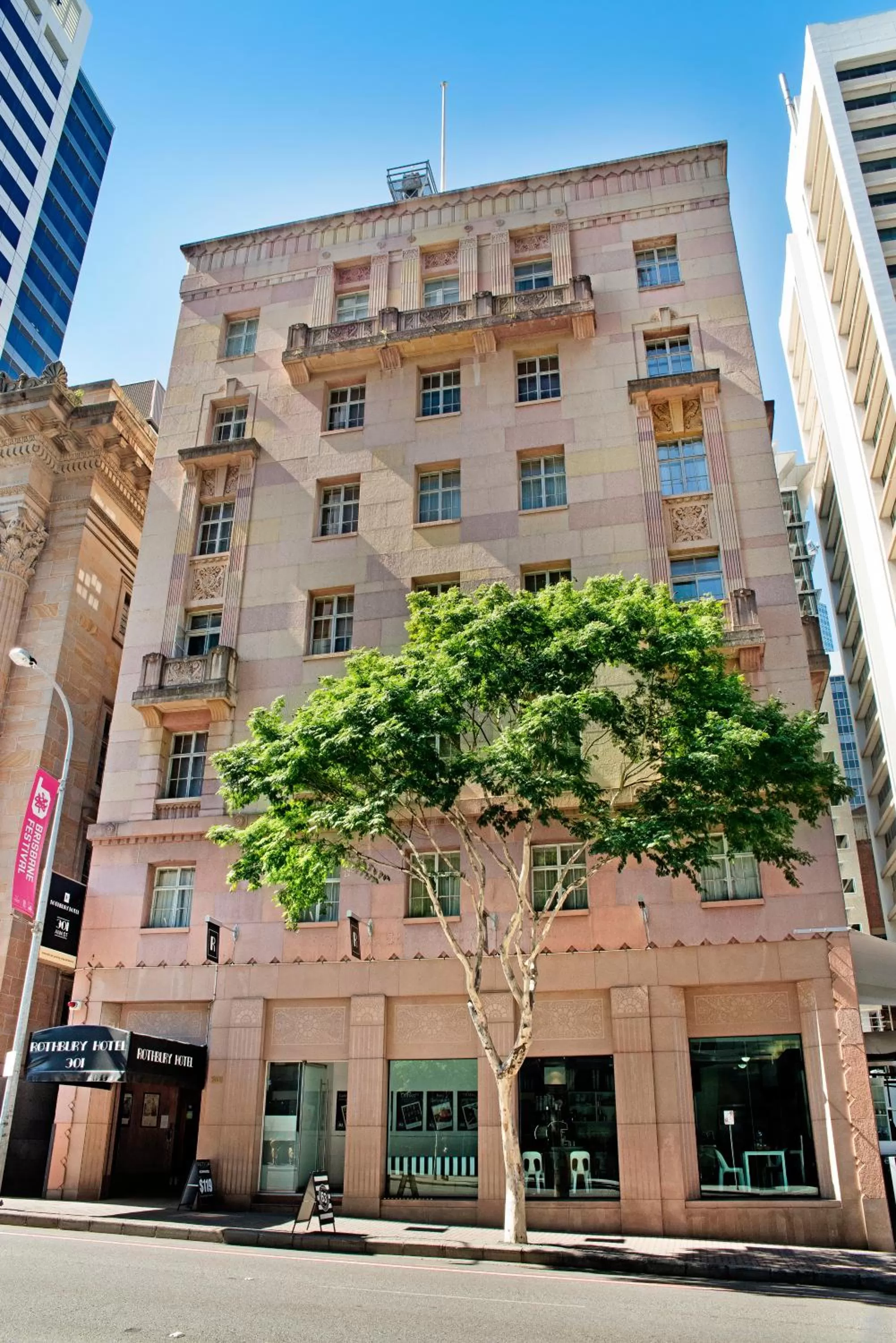 Facade/entrance in Rothbury Hotel