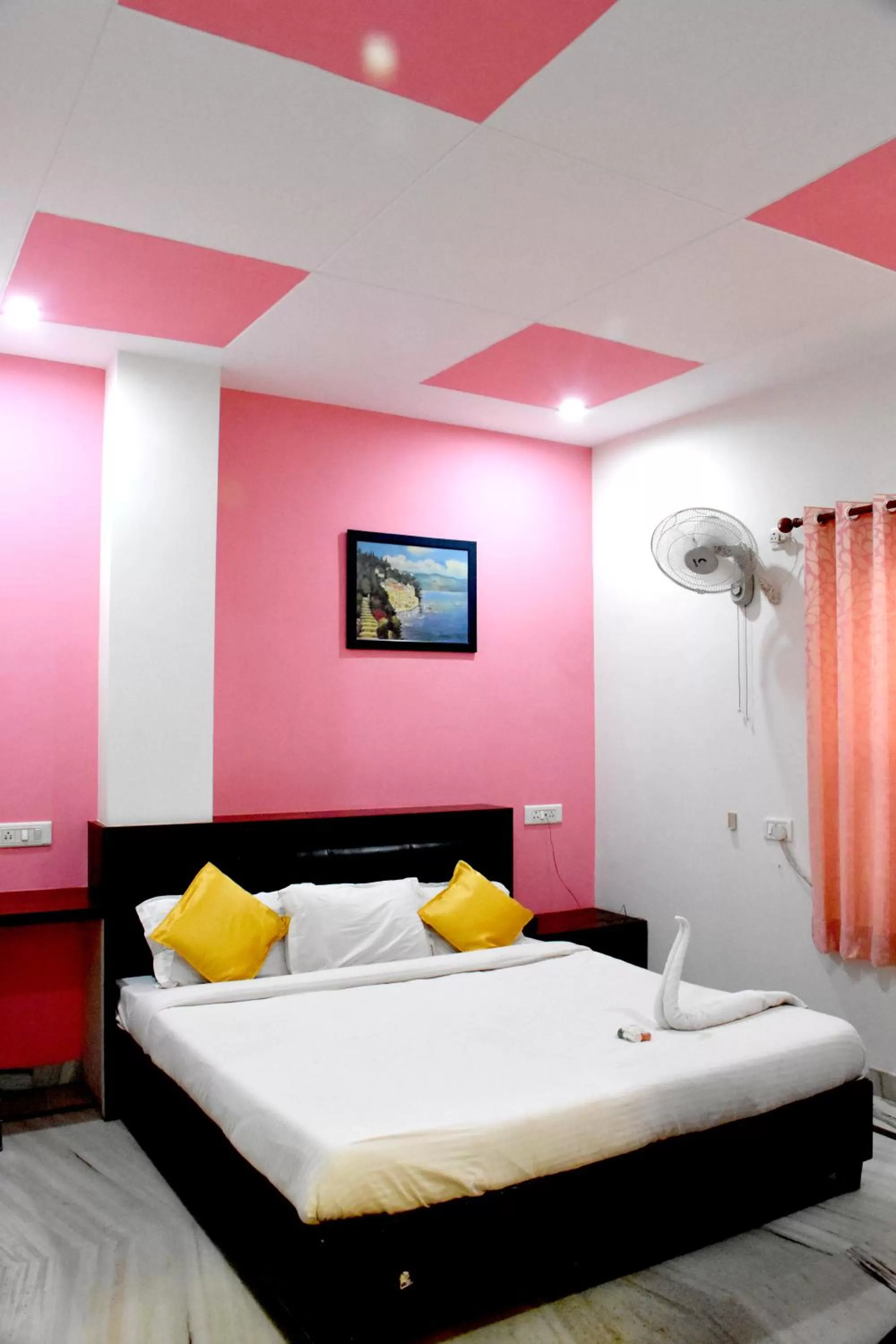 Bedroom, Bed in Hotel The Pride