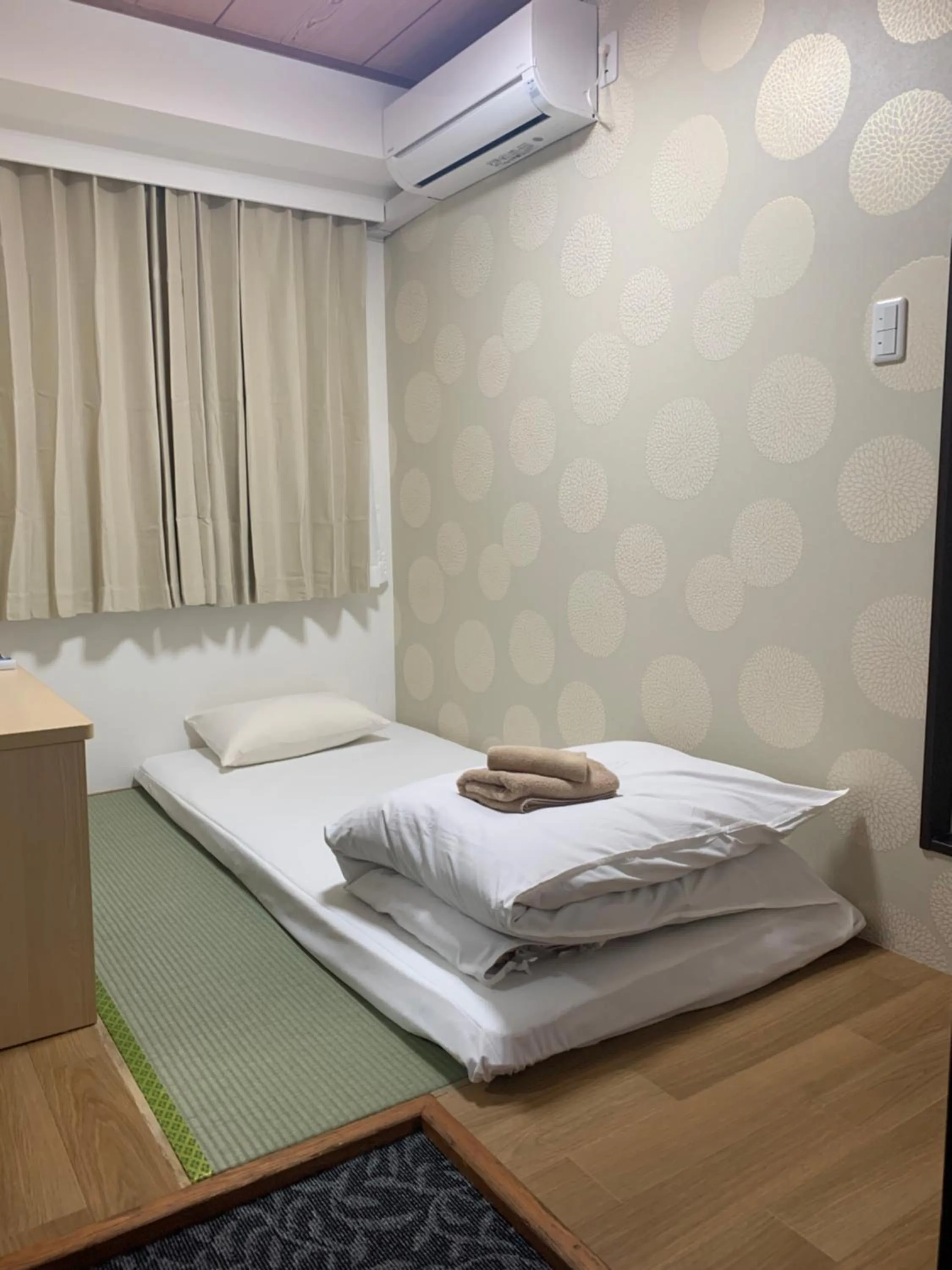 Photo of the whole room, Bed in Hotel Shin-Imamiya