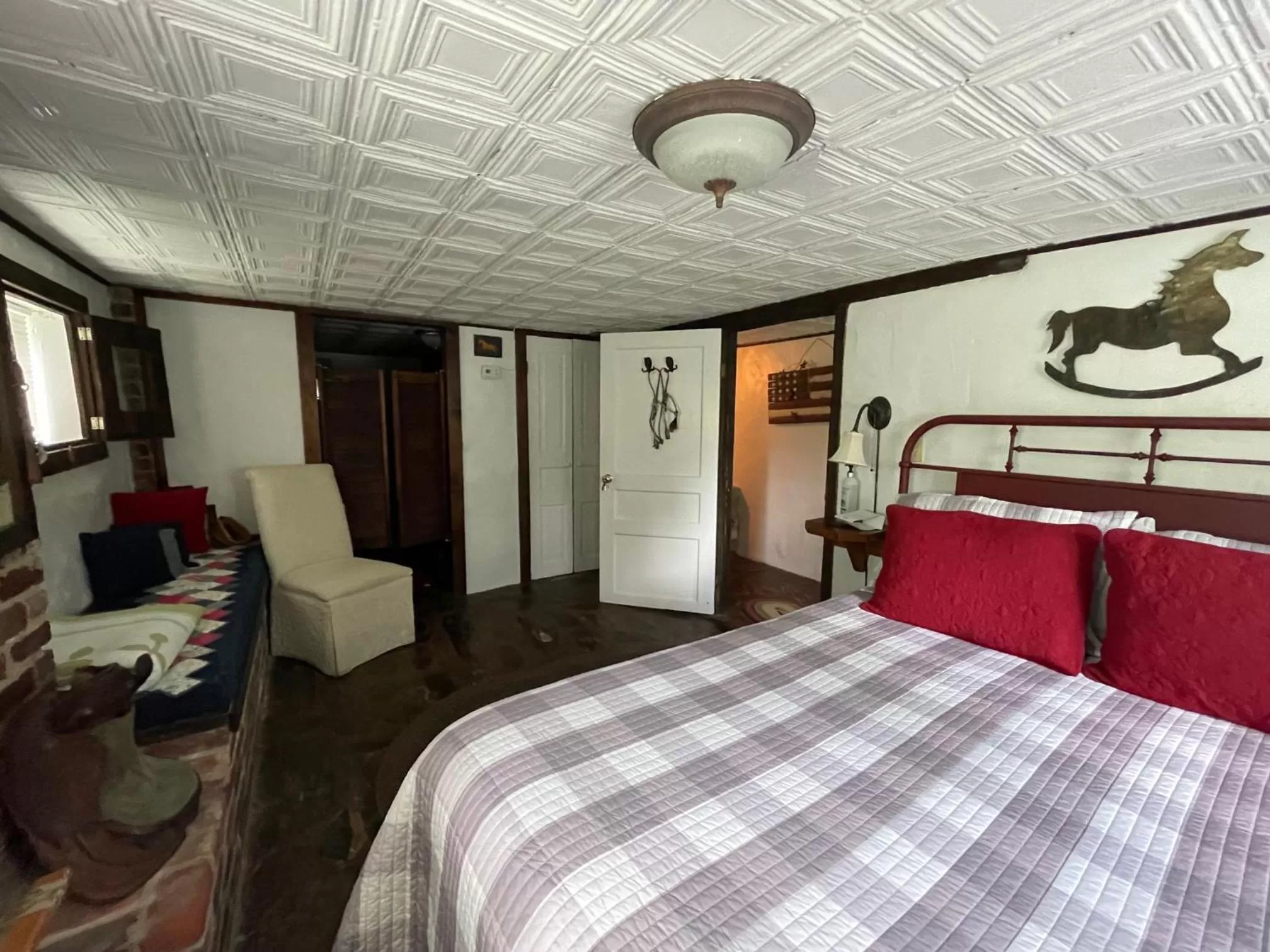 Bed in Folkestone Inn