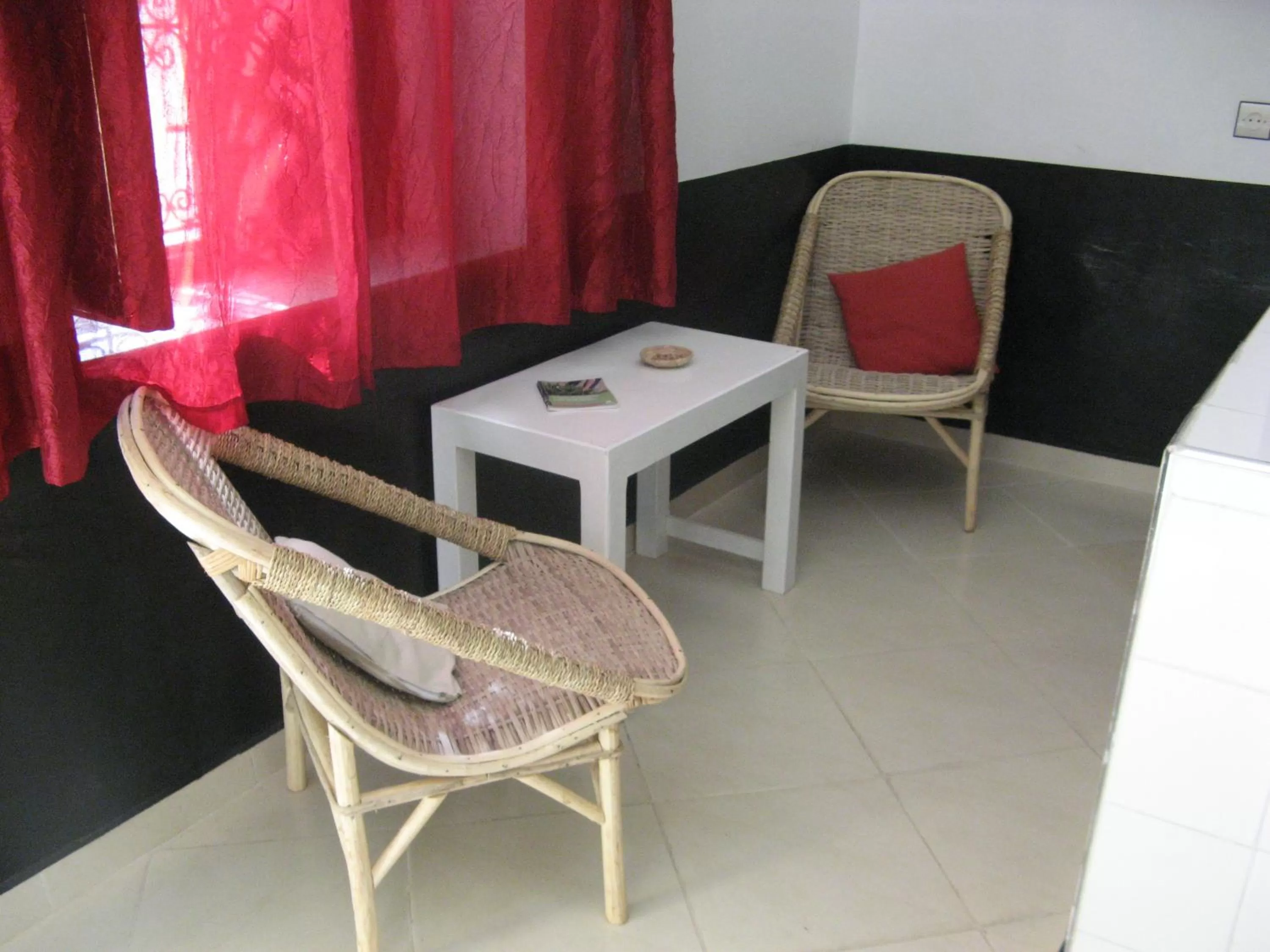 Seating area in Auberge Tinit