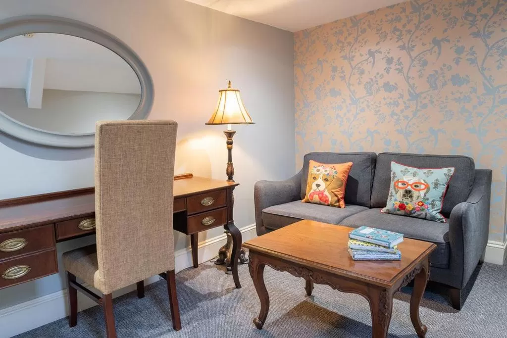 Bedroom, Seating Area in Boscundle Manor