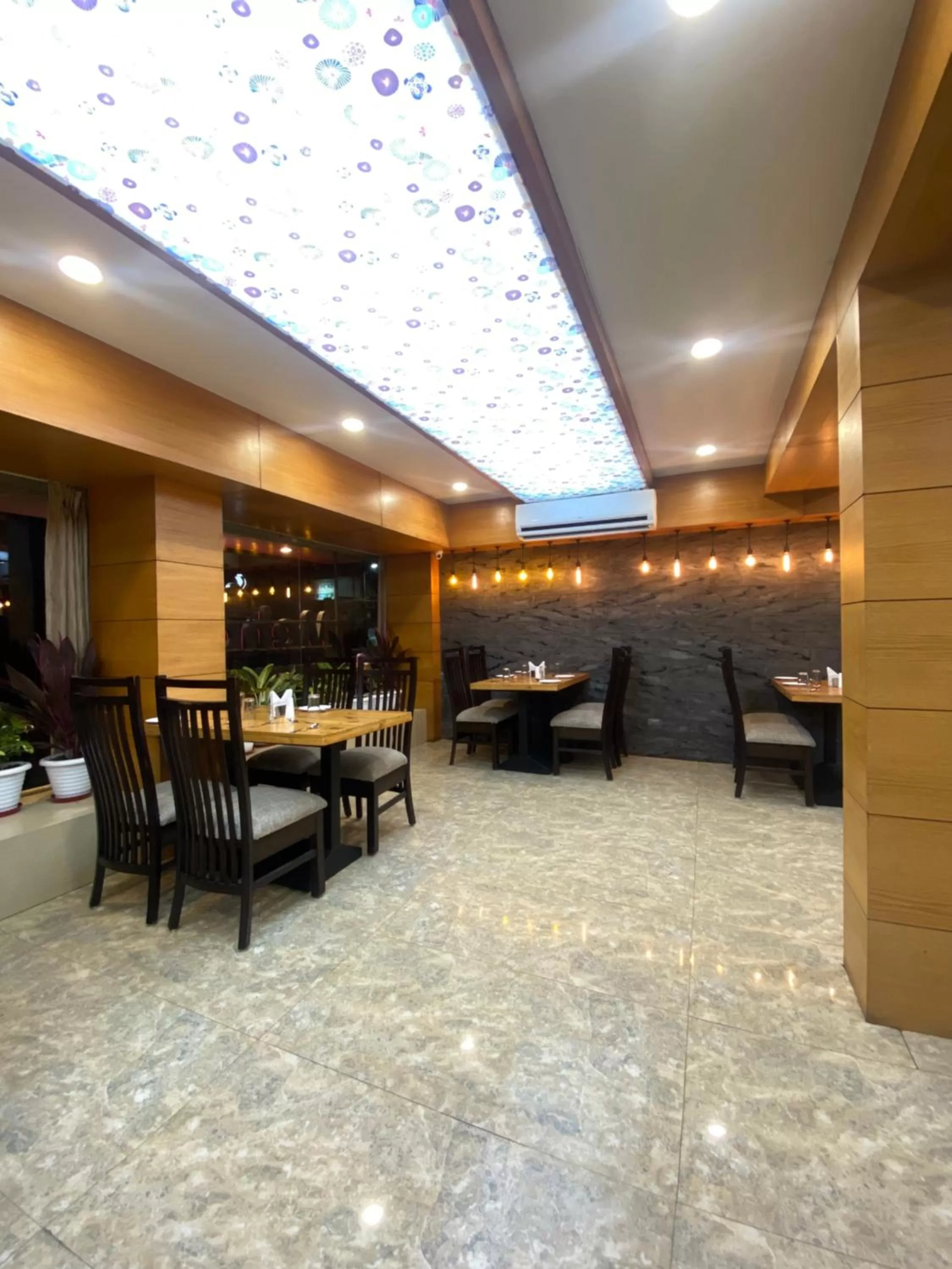 Restaurant/places to eat in Hotel Aditya Residency