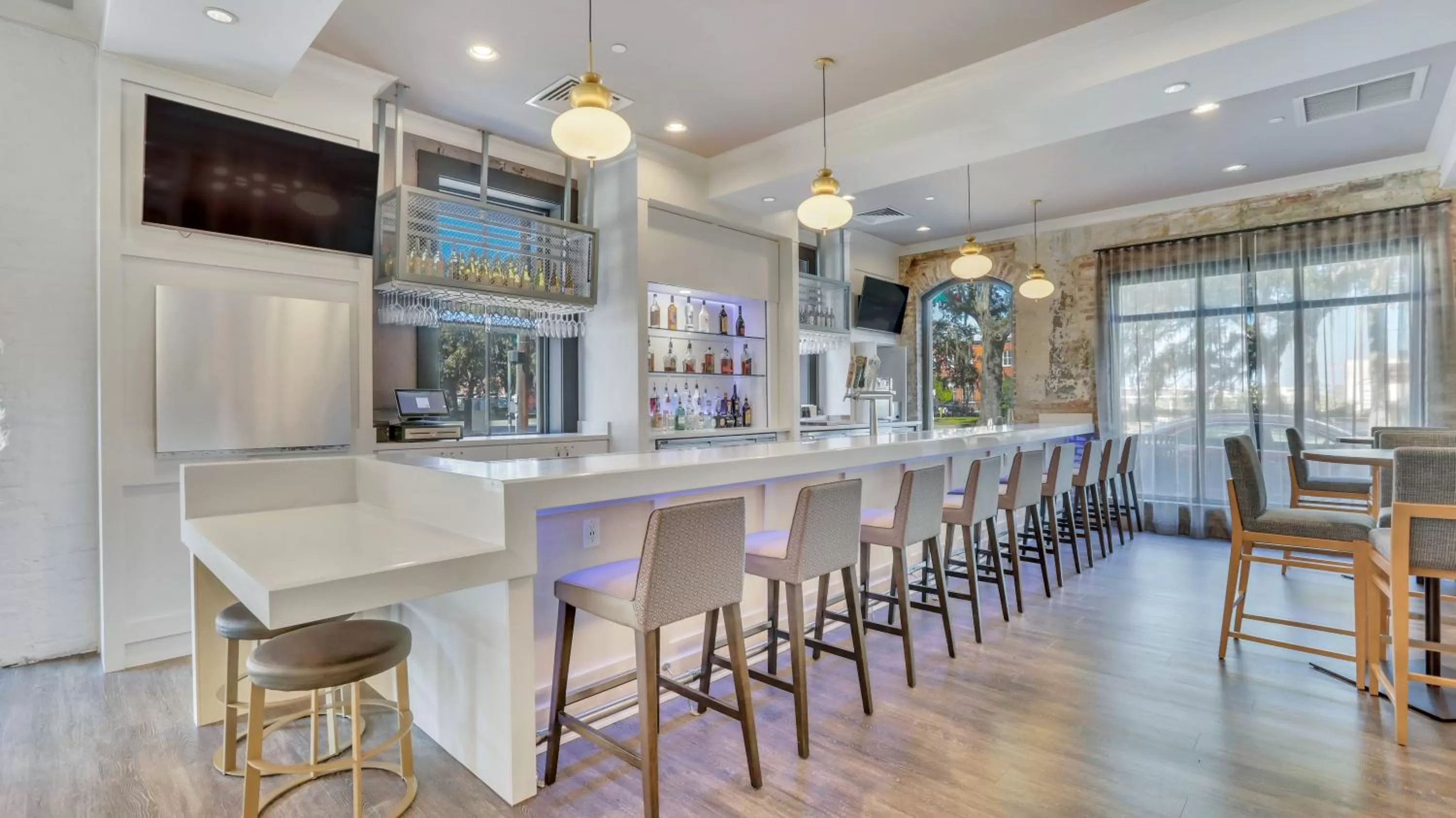 Lounge or bar in Staybridge Suites Savannah Historic District by IHG