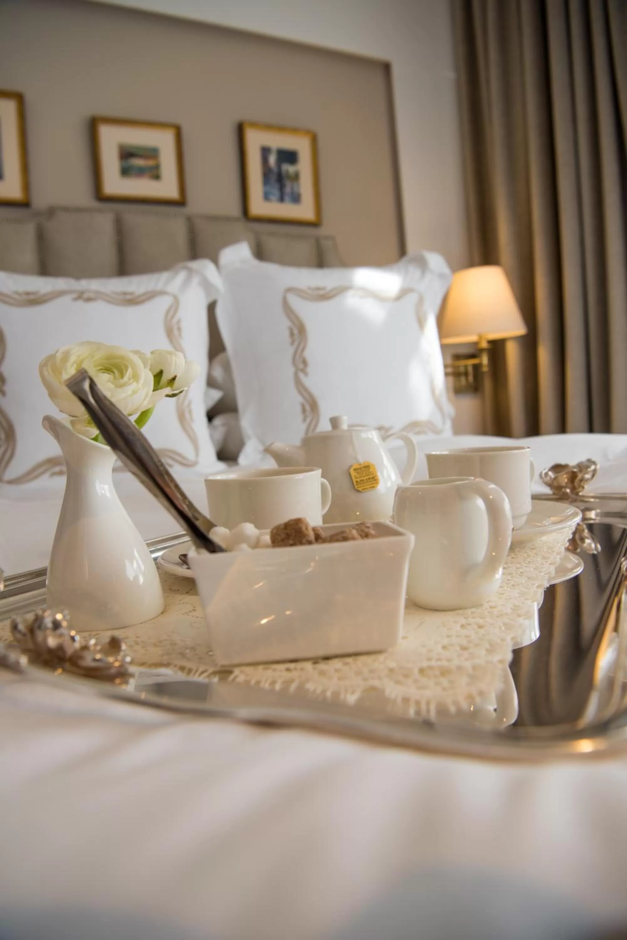 Bed in Neighbourgood Sutter Mansion