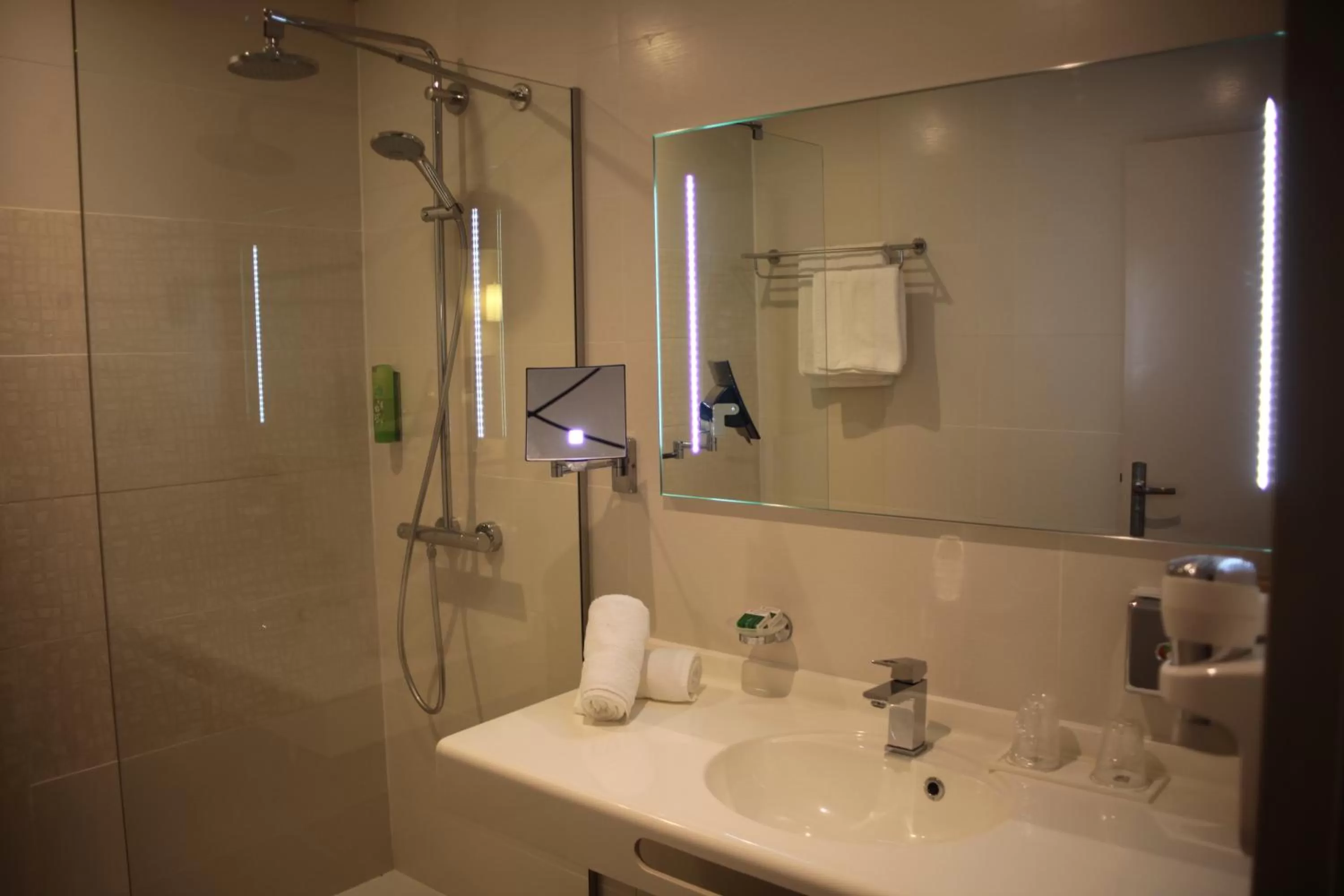 Bathroom in Mercure Cayenne Royal Amazonia