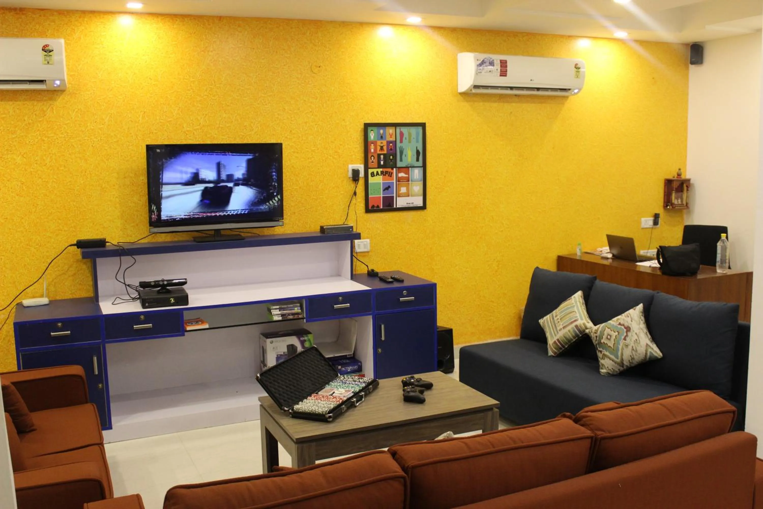 TV and multimedia in Joey's Hostel Delhi - 20 mins from Railway Station