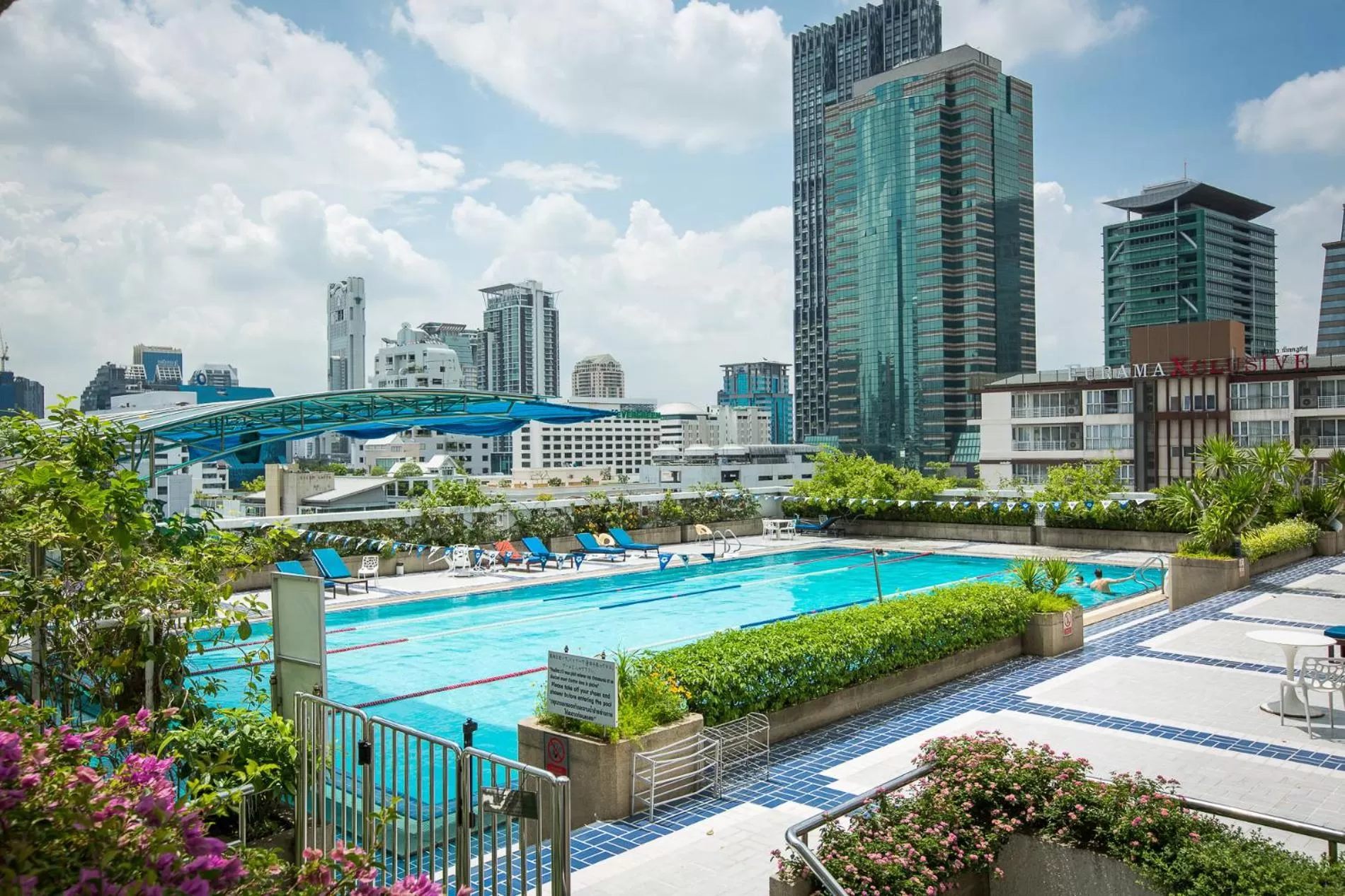 Swimming pool in Trinity Silom Hotel