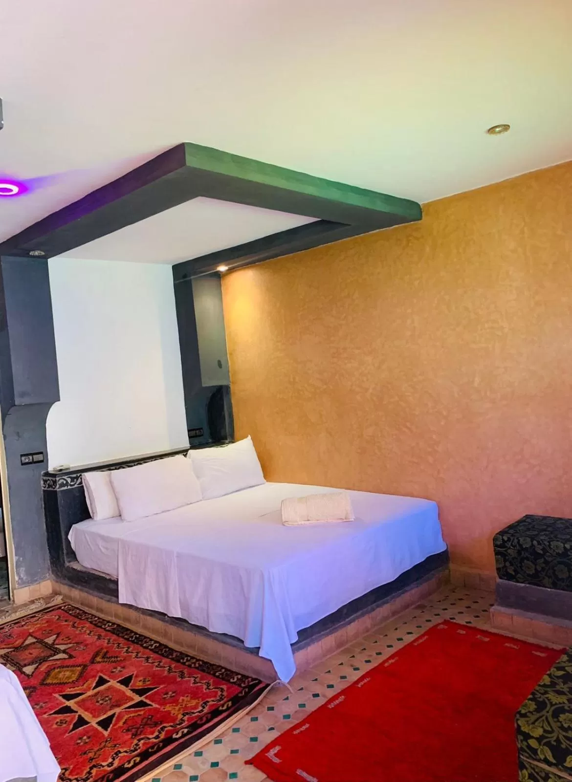 Bed in Hotel Restaurant La Kasbah