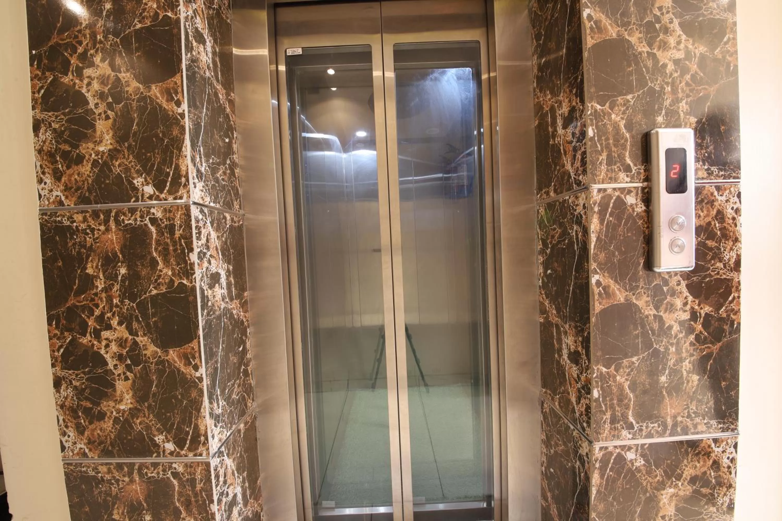 elevator in Perfectstayz Value Dwarkesh - Hotel Near Haridwar Railway station