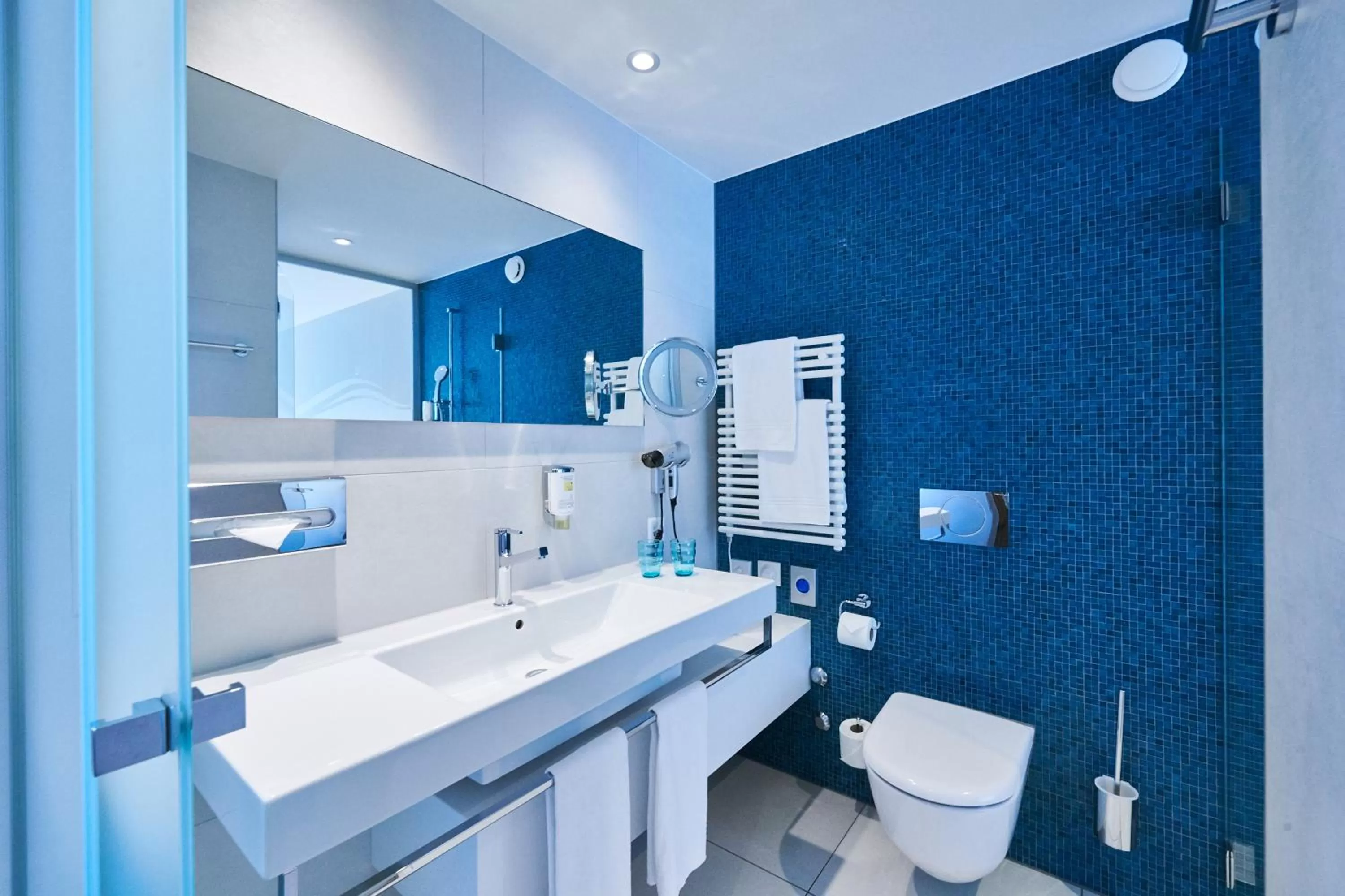 Shower in Hotel Holiday Thun