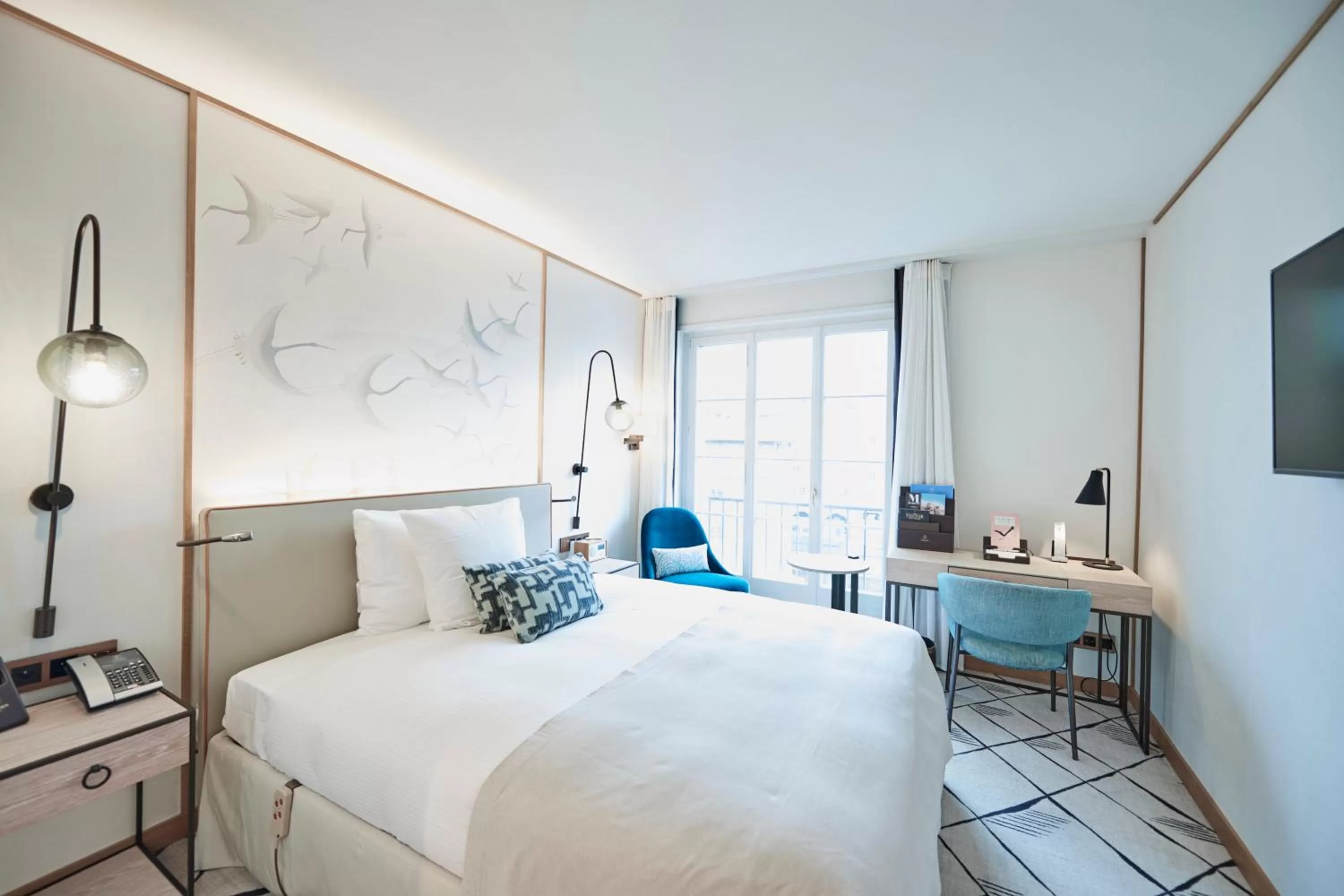 Photo of the whole room, Bed in Storchen Zürich - Lifestyle Boutique Hotel