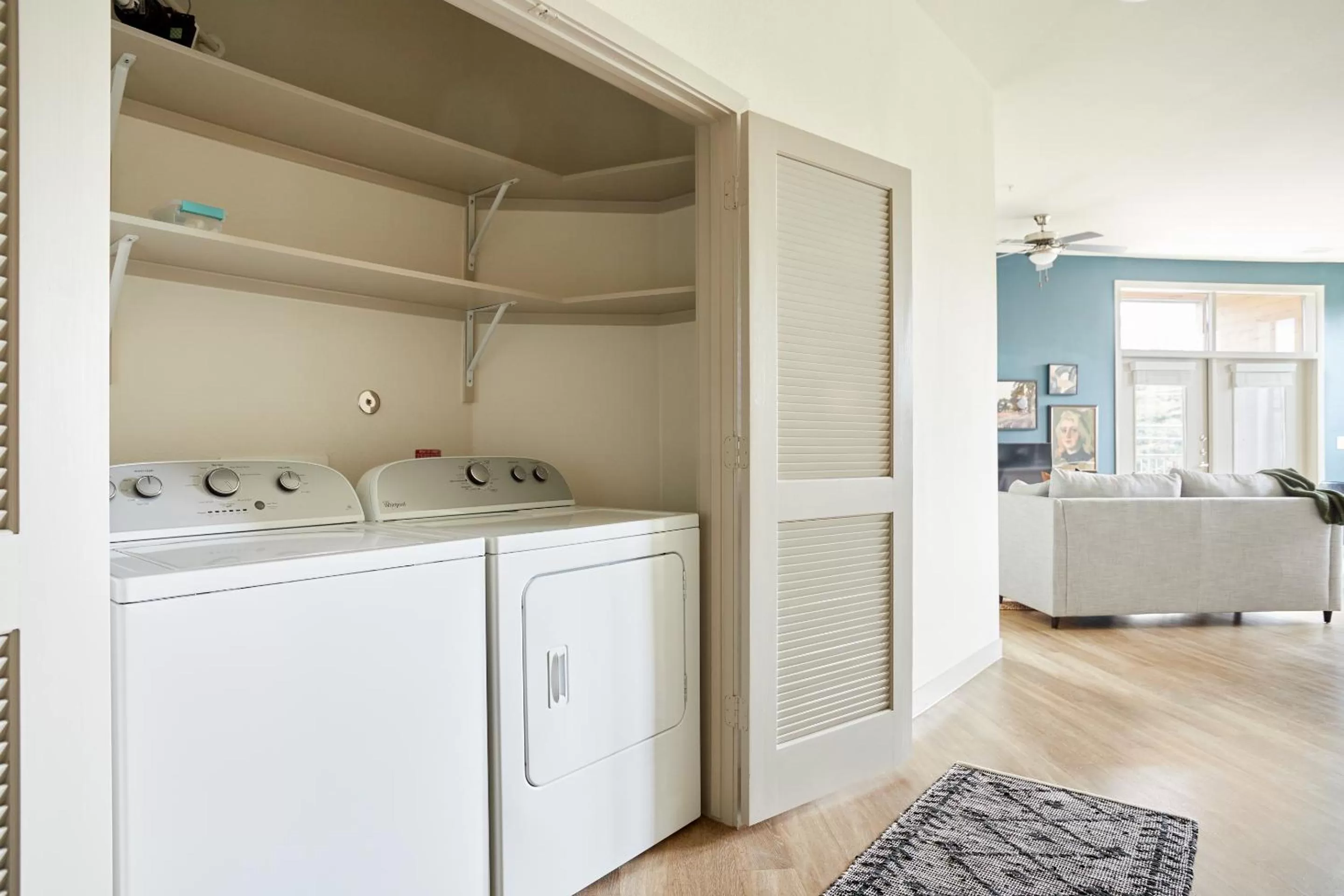 Living room, Kitchen/Kitchenette in Sonder at La Villita