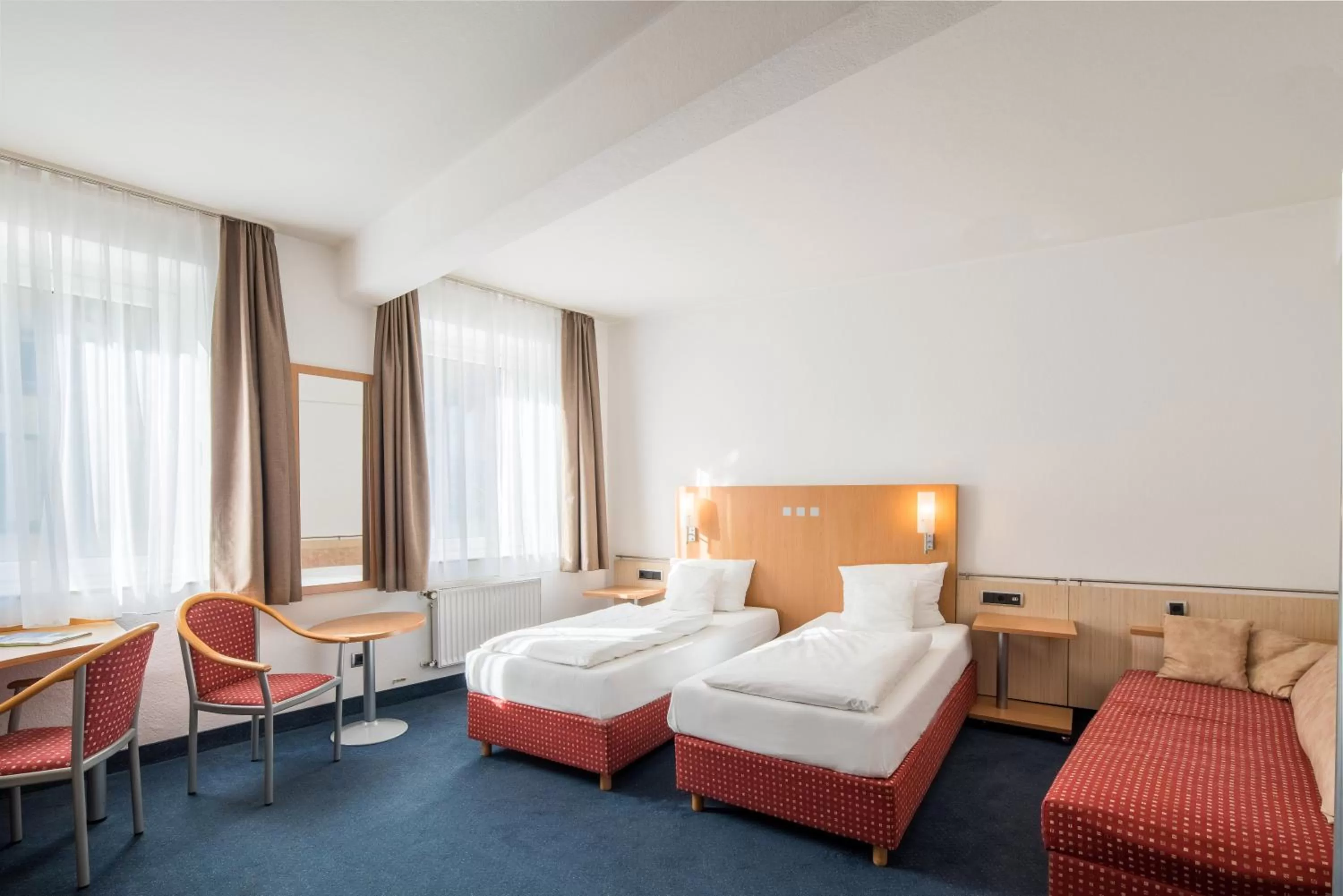 Photo of the whole room, Bed in Sure Hotel by Best Western Ratingen