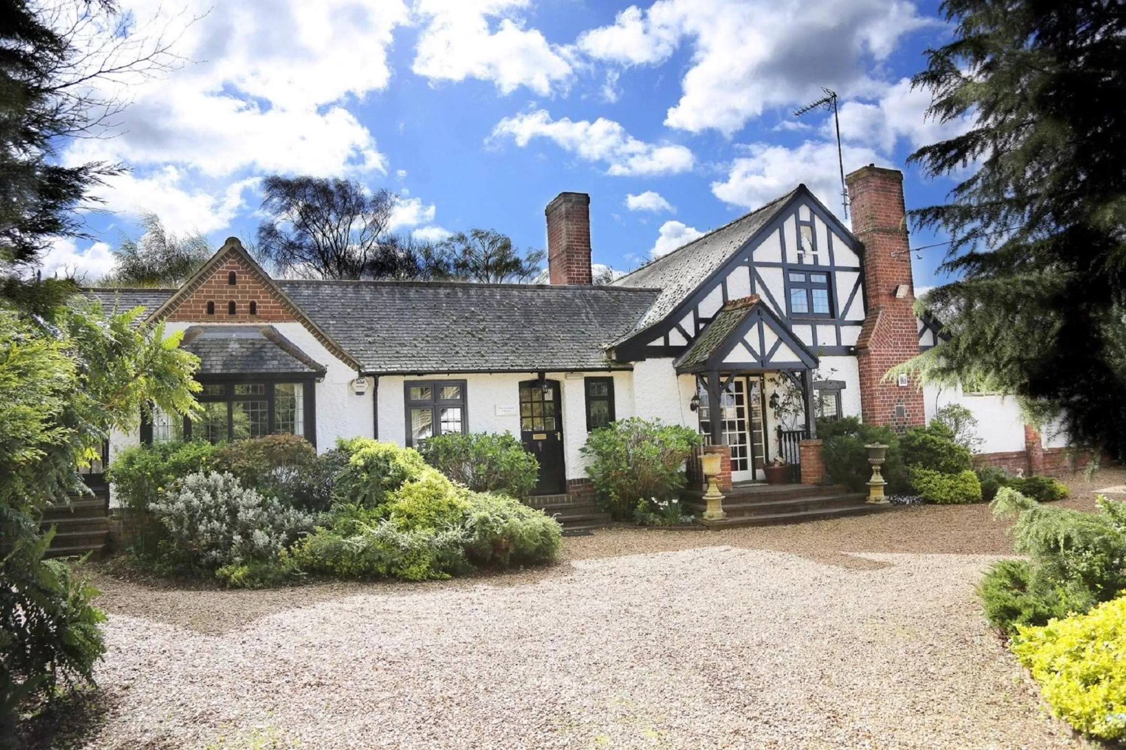 Facade/entrance in The Stanwick Hotel