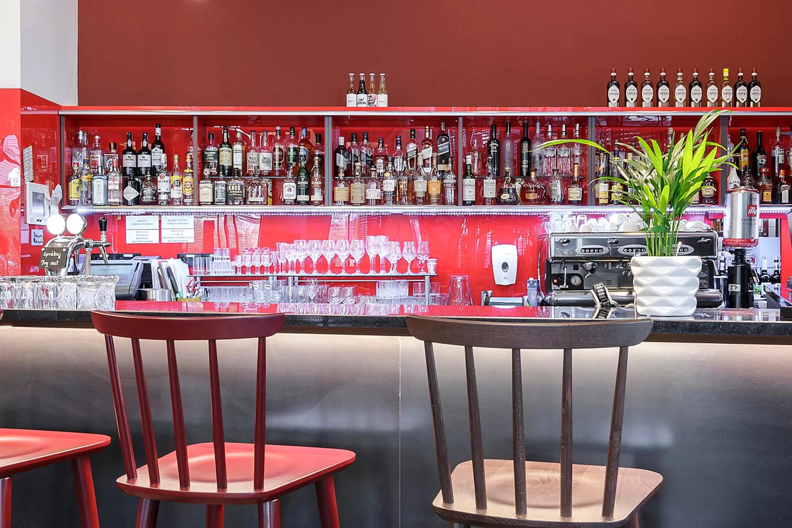 Lounge or bar in Vienna House Easy by Wyndham Katowice