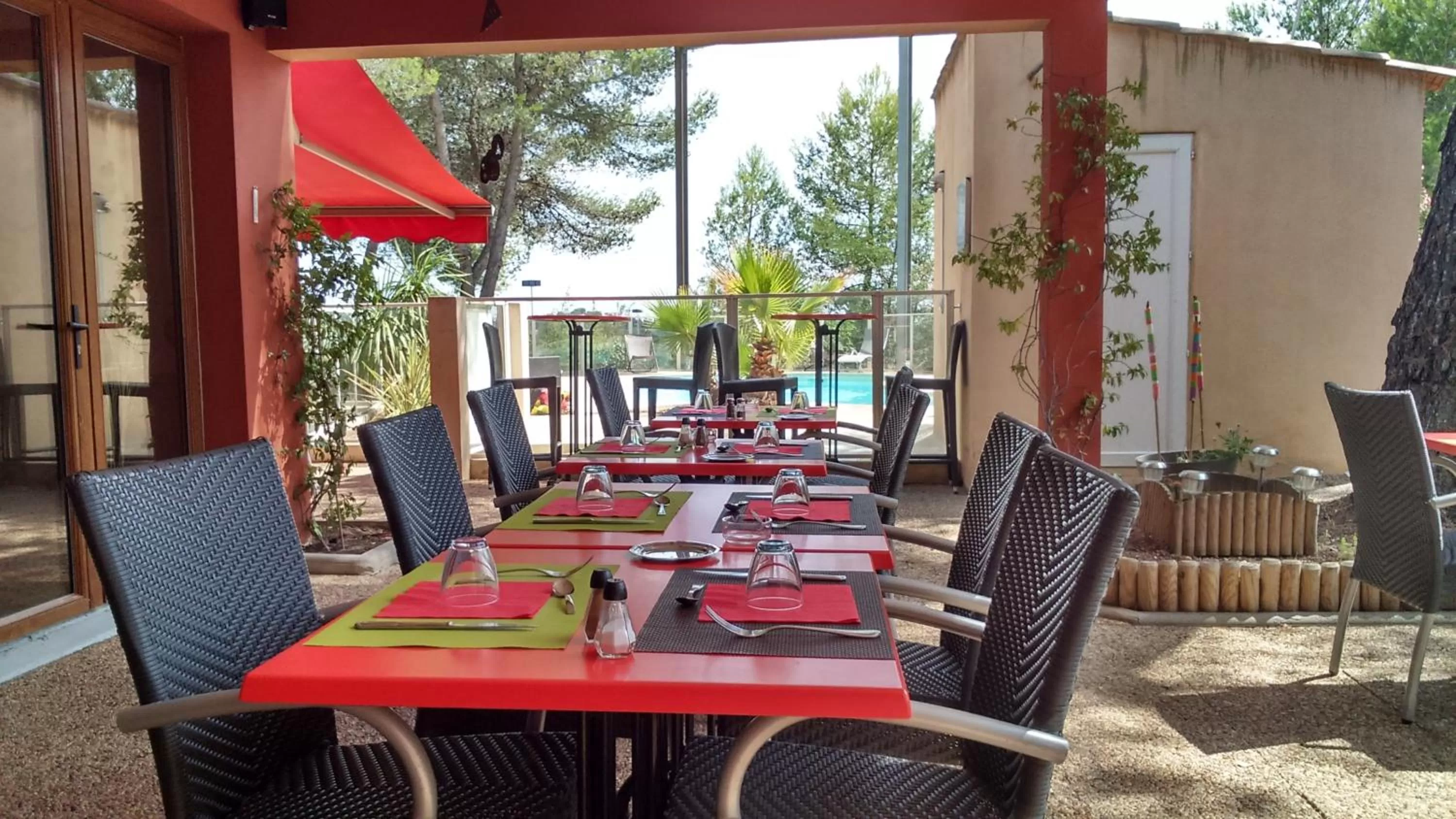 Restaurant/places to eat in Kyriad Montpellier Nord Parc Euromédecine