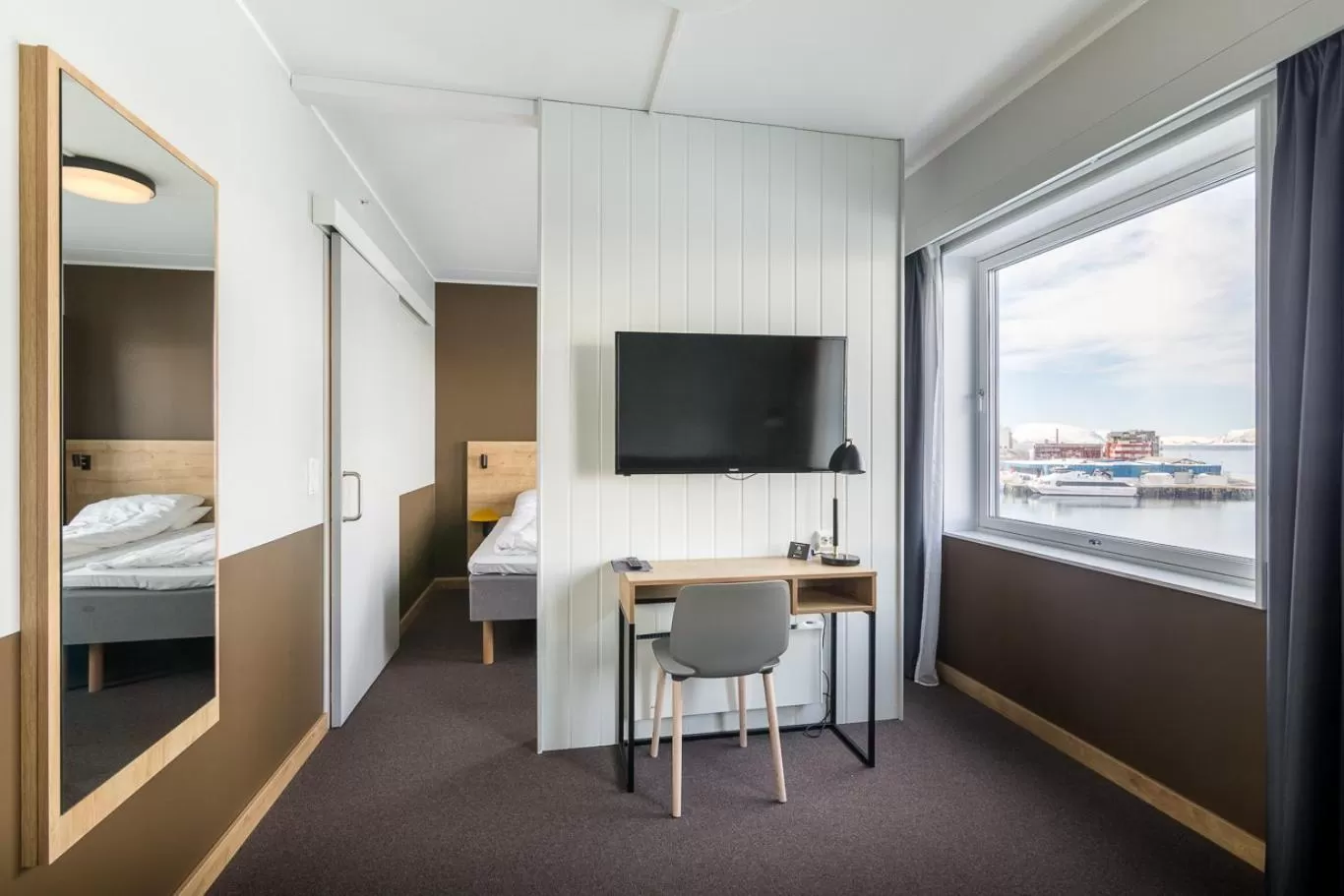 TV and multimedia, Bed in Smarthotel Hammerfest