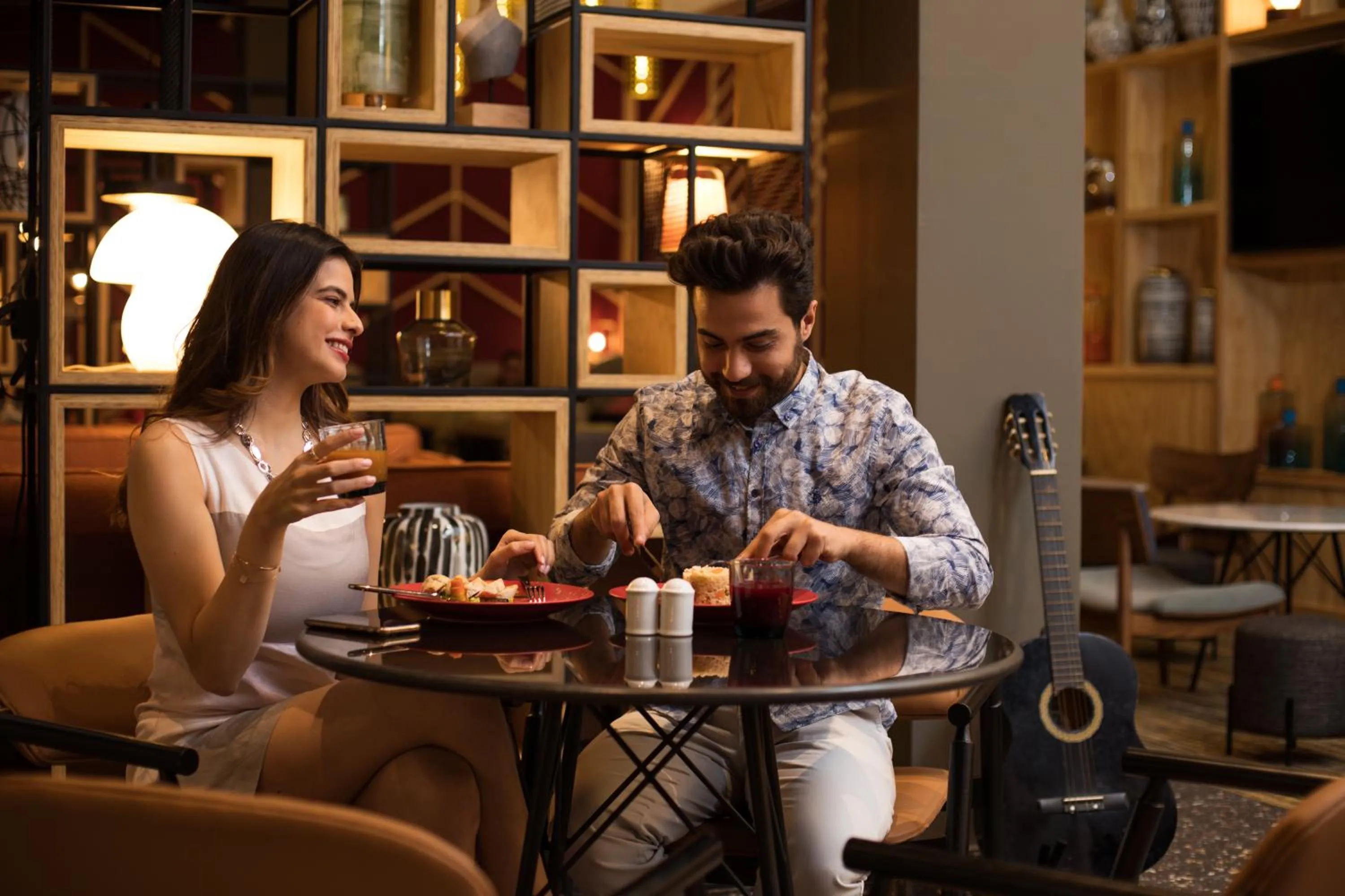 Restaurant/places to eat in Ibis Abdelmoumen Casa Centre