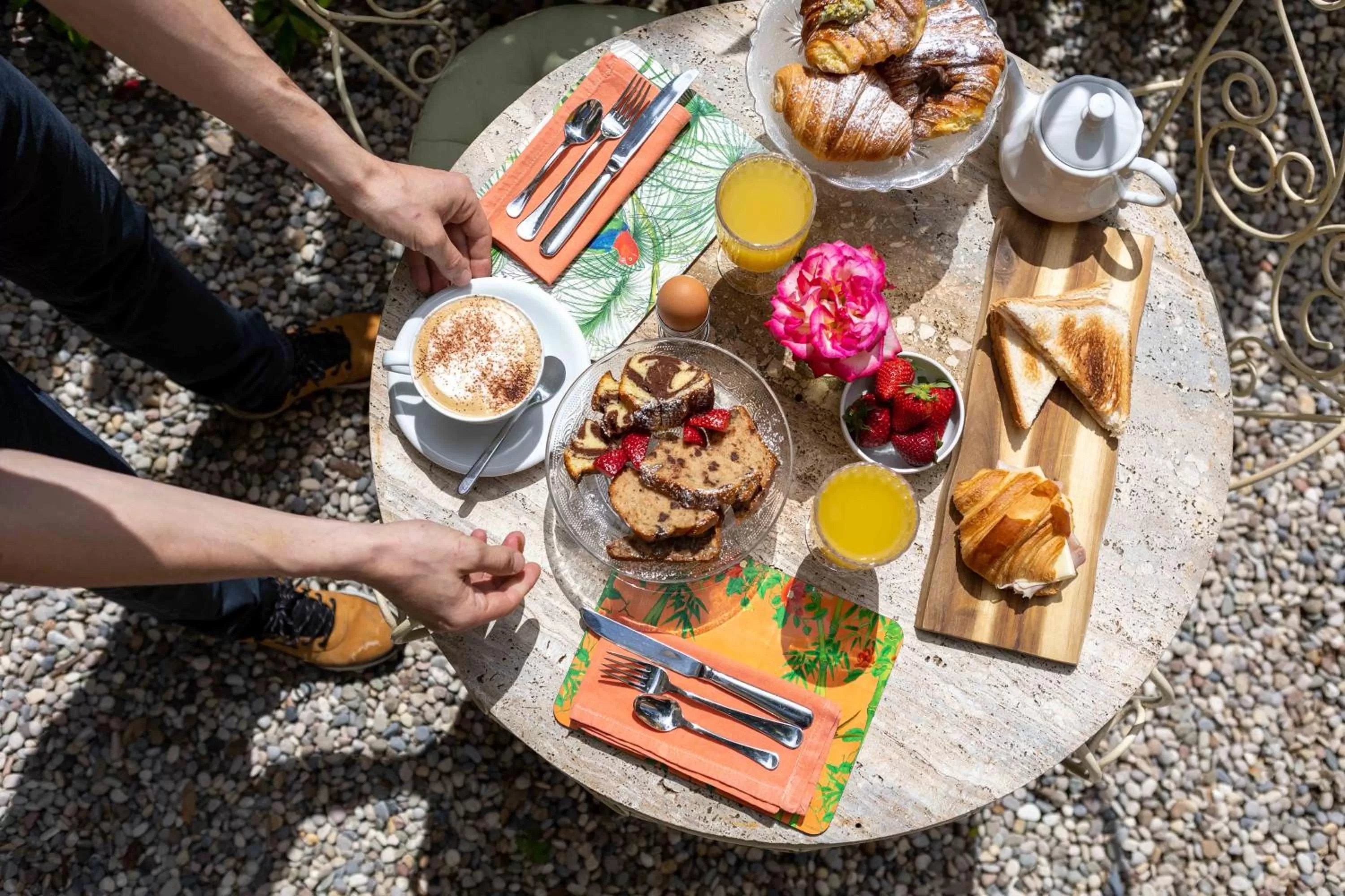 Breakfast in Secret Garden Firenze B&B