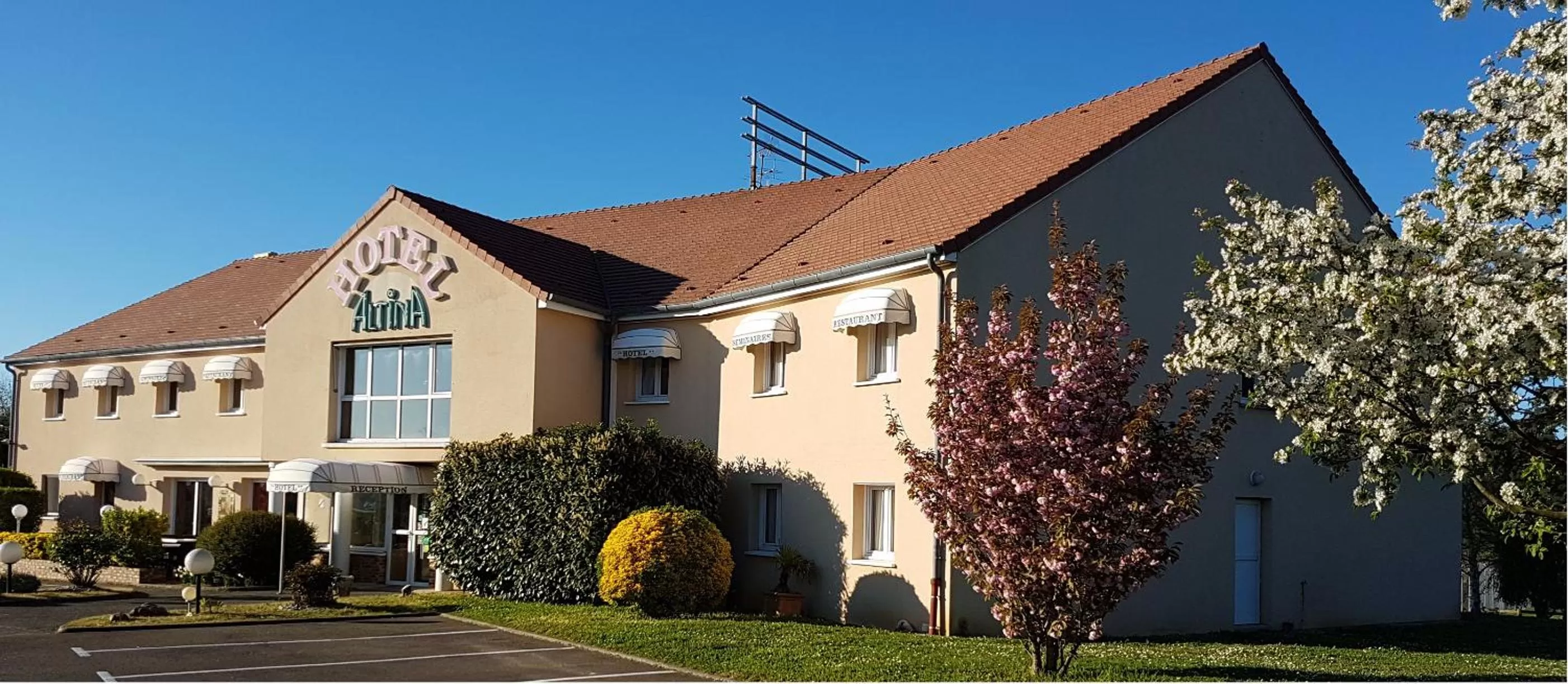 Facade/entrance in Logis Hotel Altina