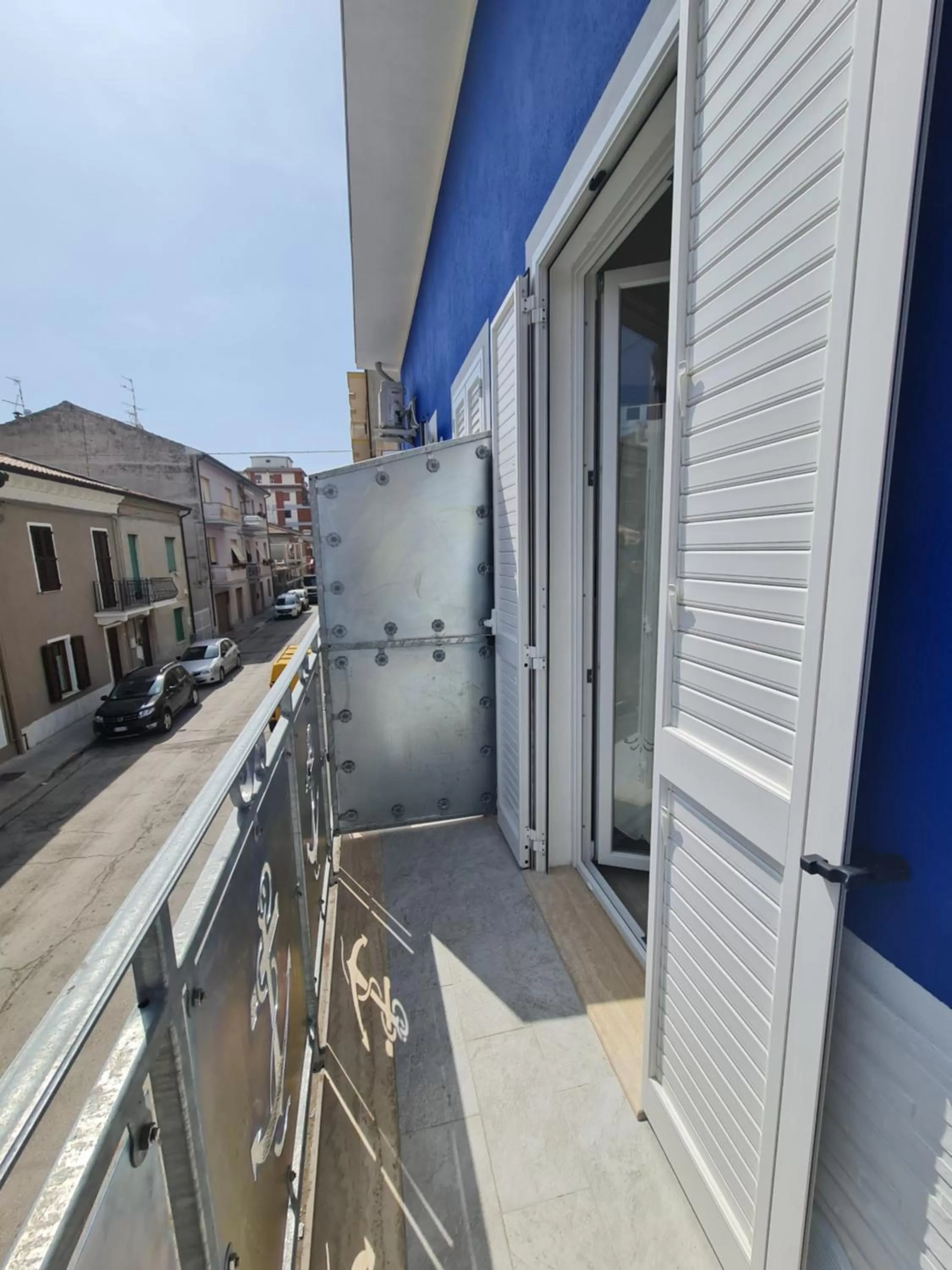 Dormi da me sul mare