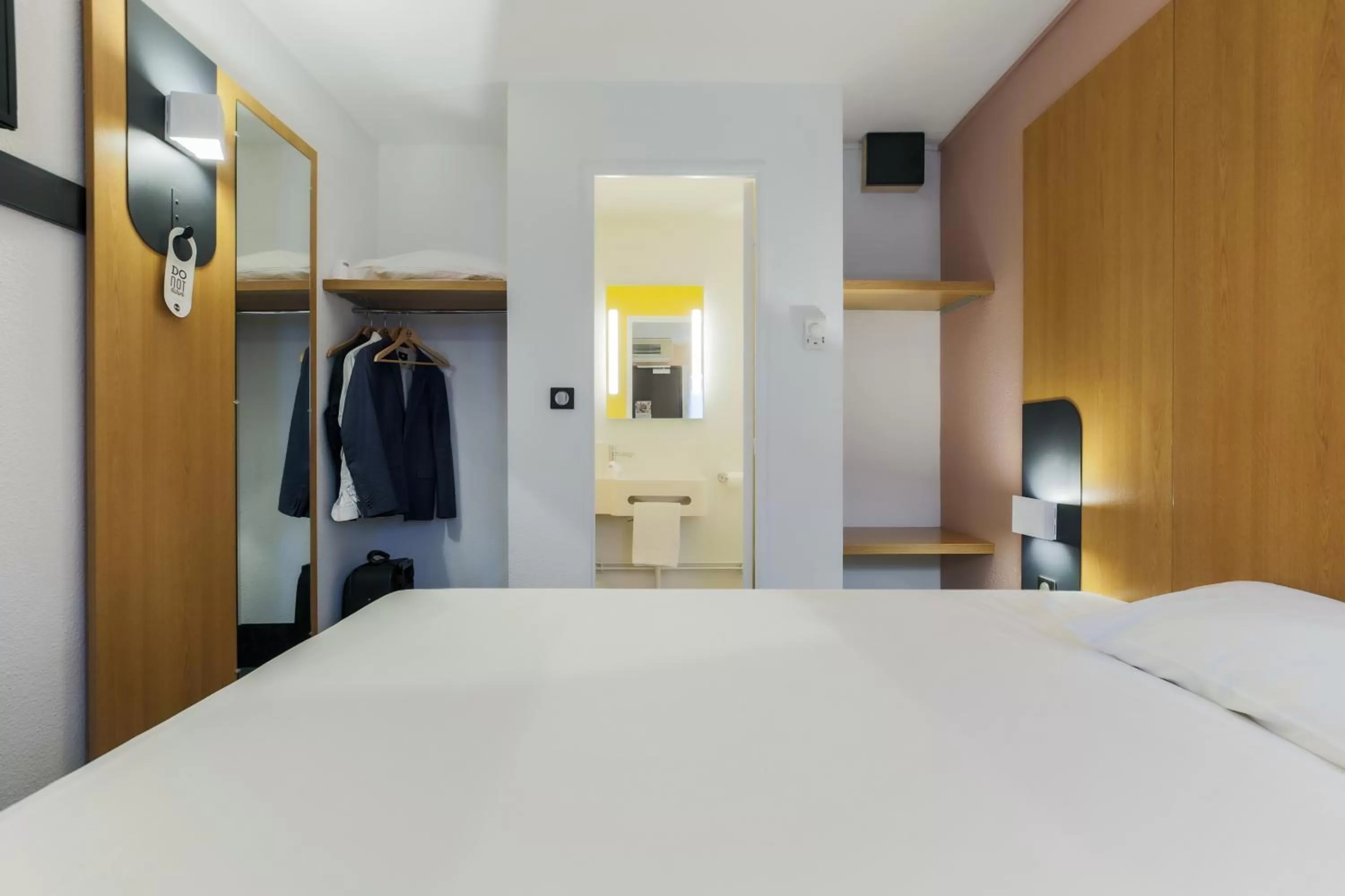 Bedroom, Bed in B&B HOTEL Metz Augny