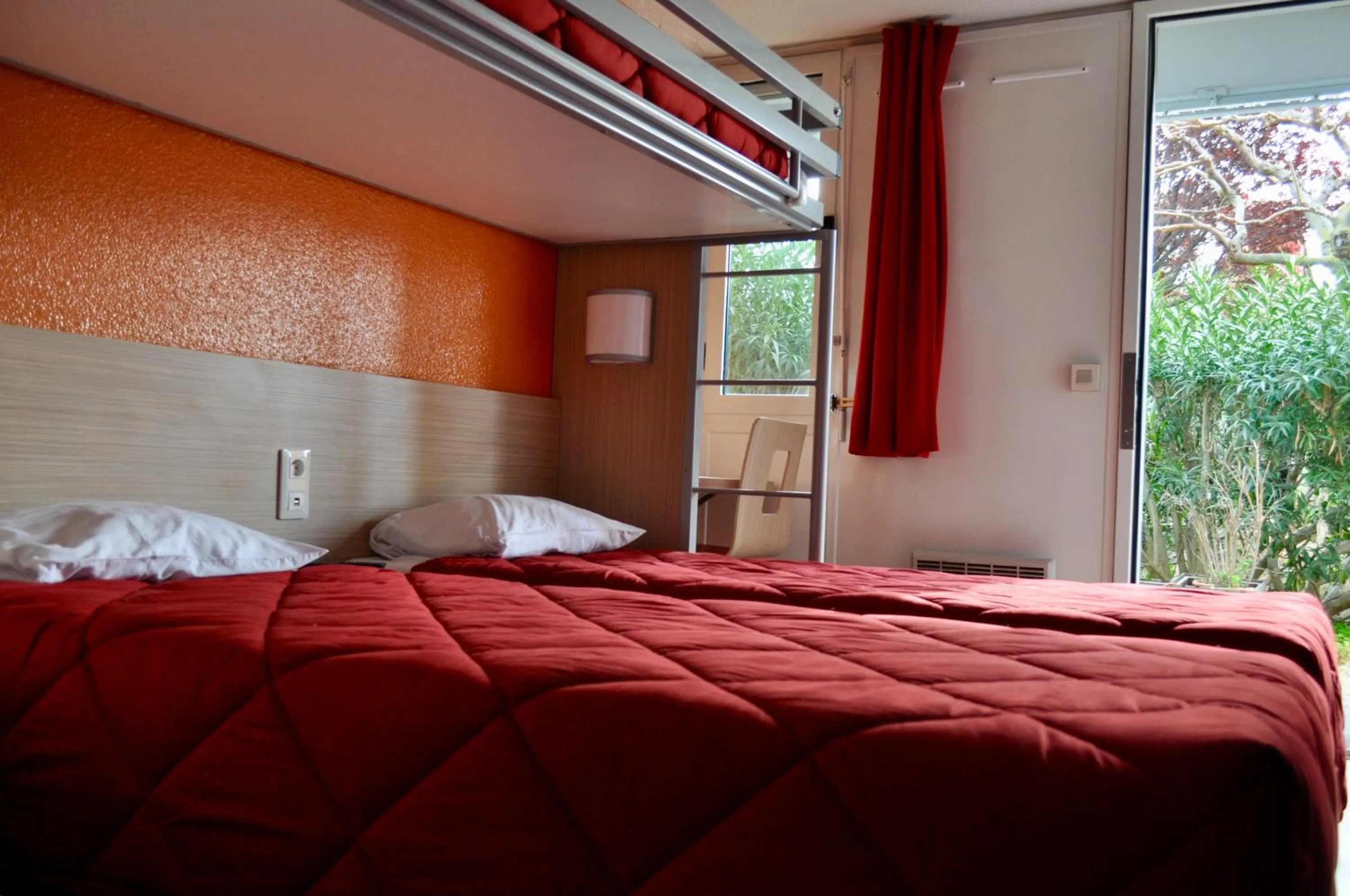 Photo of the whole room, Bed in Premiere Classe Sete - Balaruc