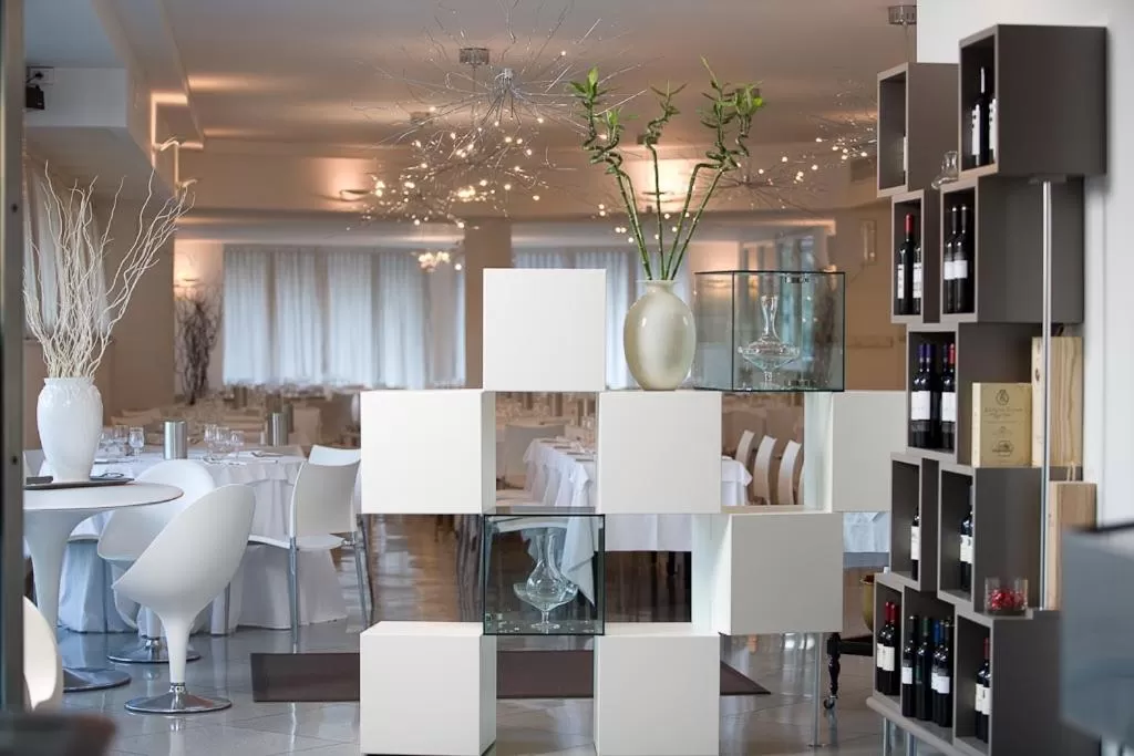 Restaurant/places to eat in Hotel & Loisir Le Ruote