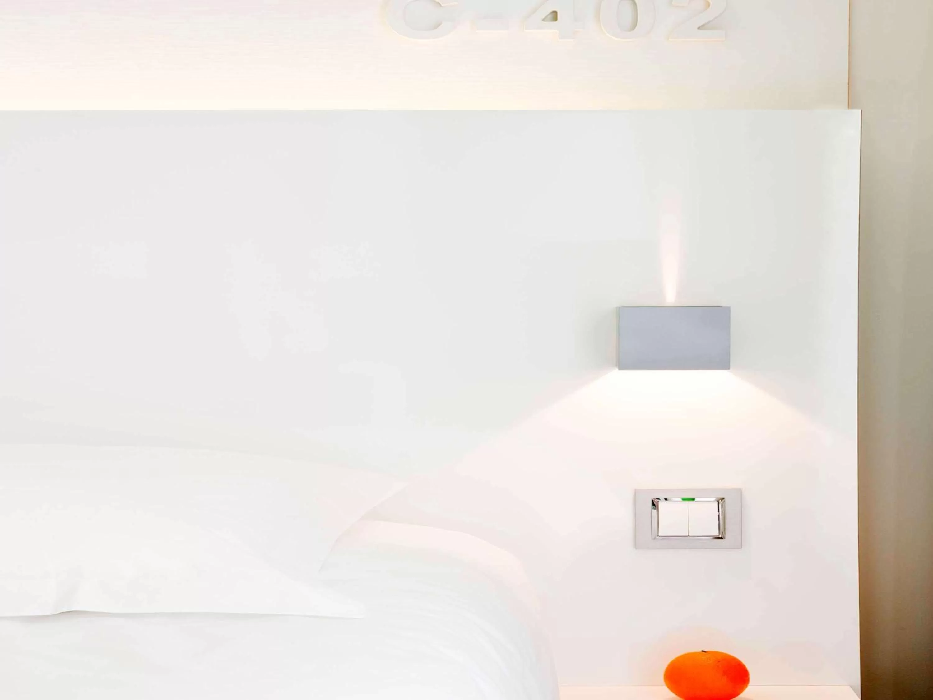 Photo of the whole room, Bed in Ibis Styles Menton Centre