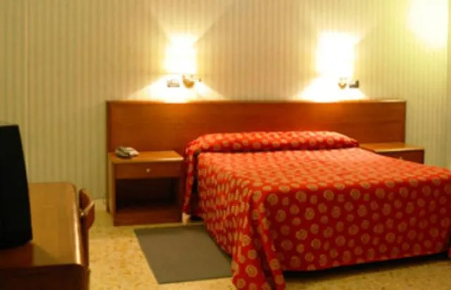 Double or Twin Room in Hotel Iris Crillon