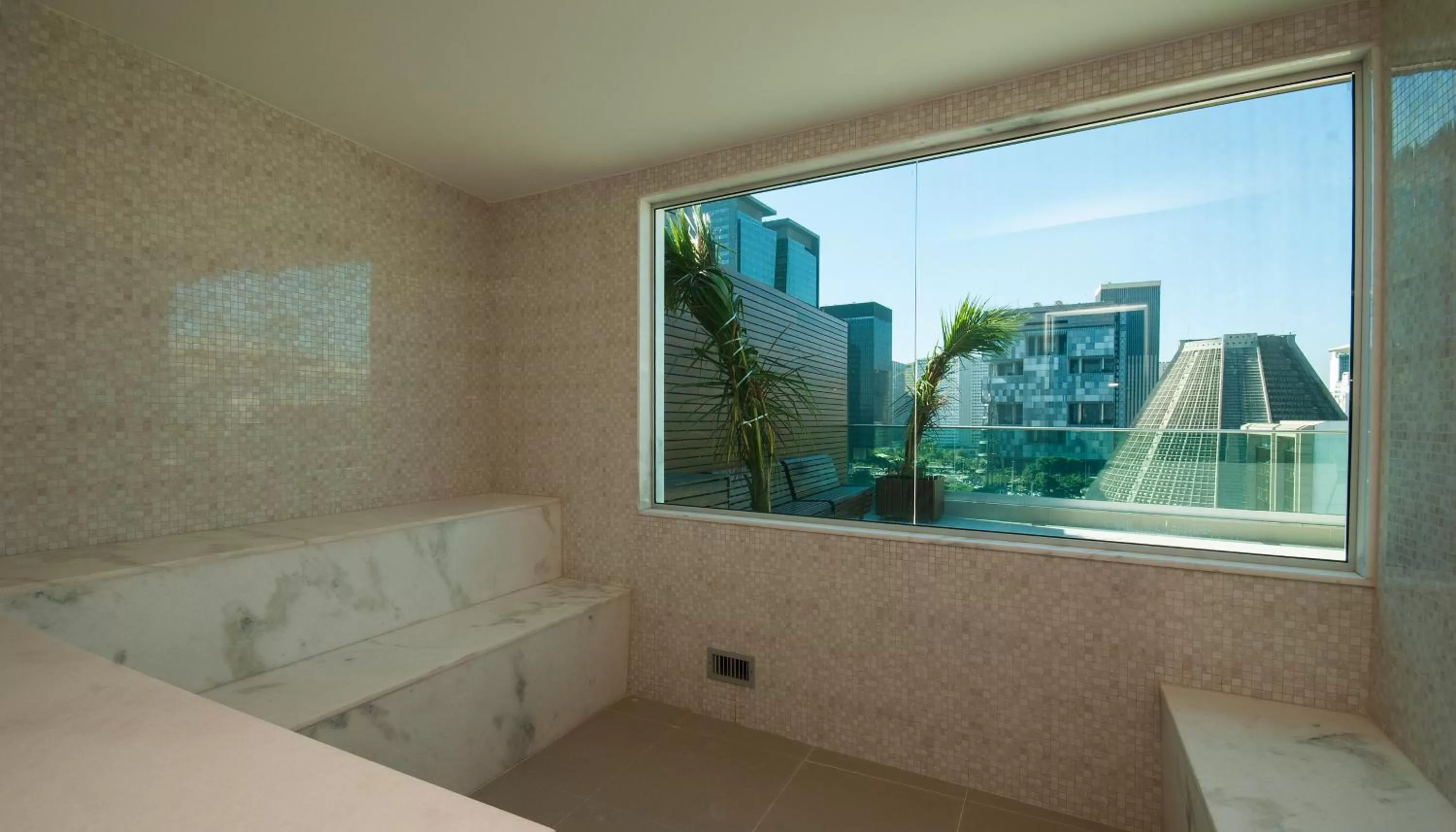 Property building, Bed in Américas Granada Hotel