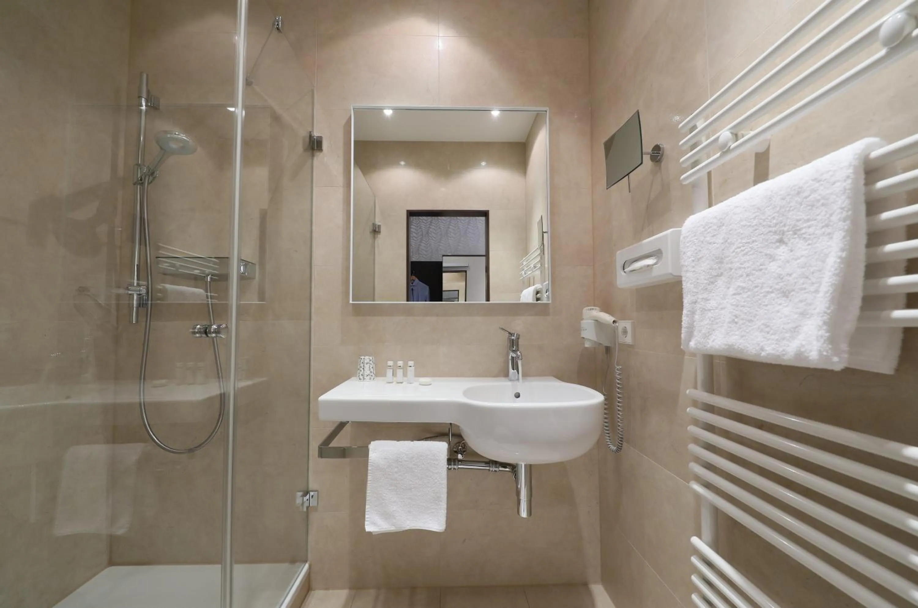 Grand Single Room in MOMA1890 Boutique Hotel