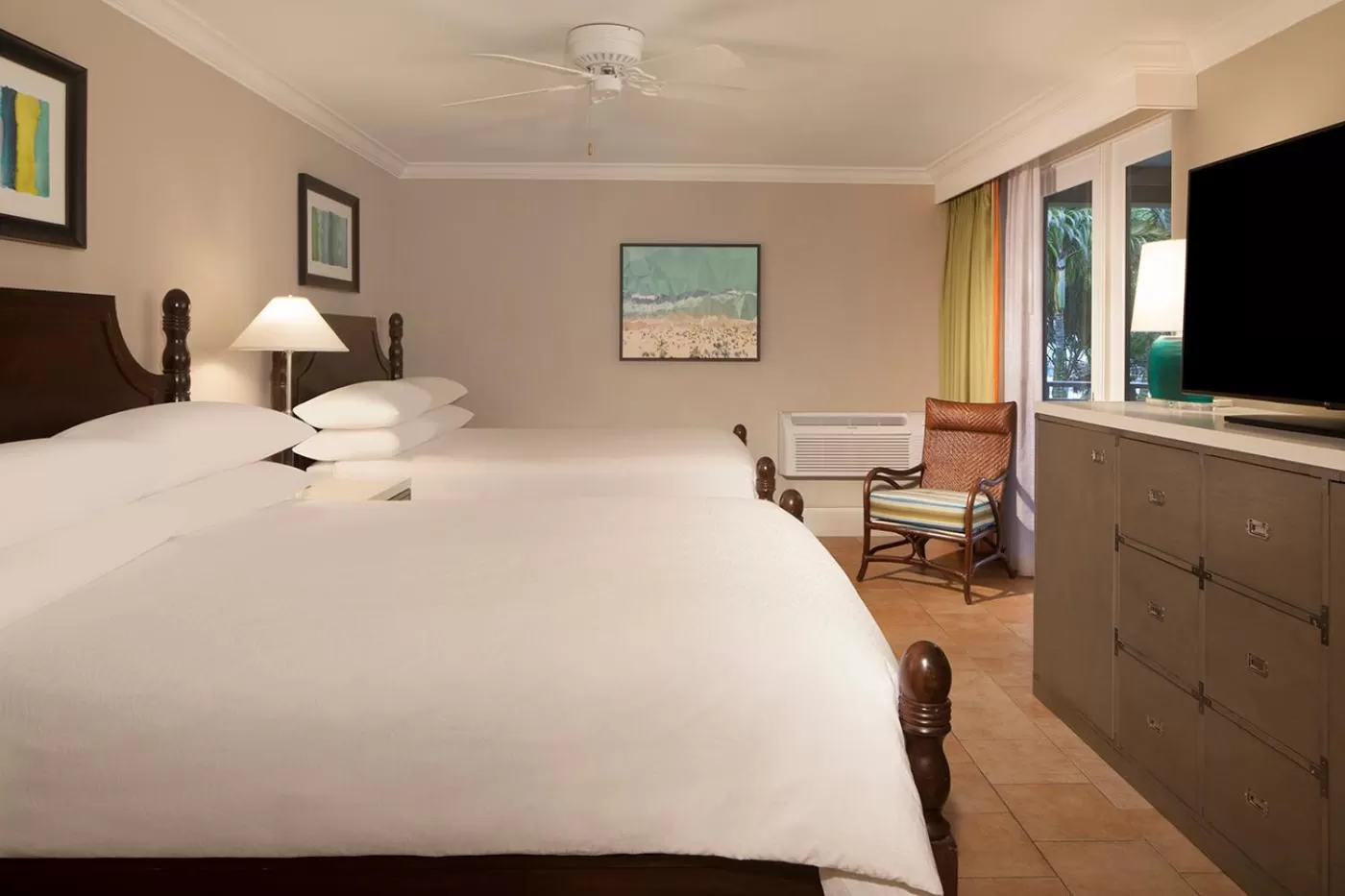 Photo of the whole room, Bed in Pier House Resort & Spa