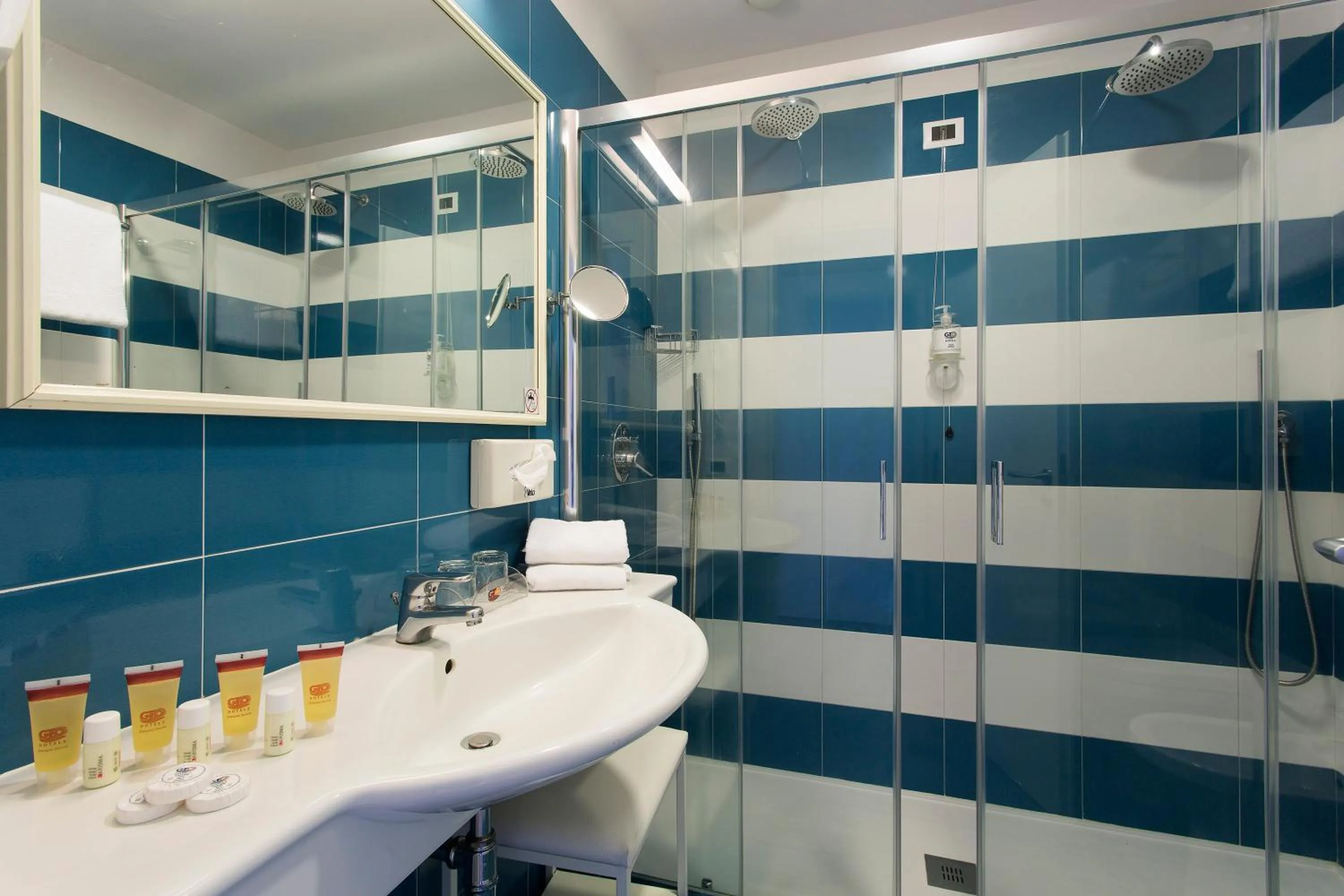 Bathroom in Atlantic Palace Hotel