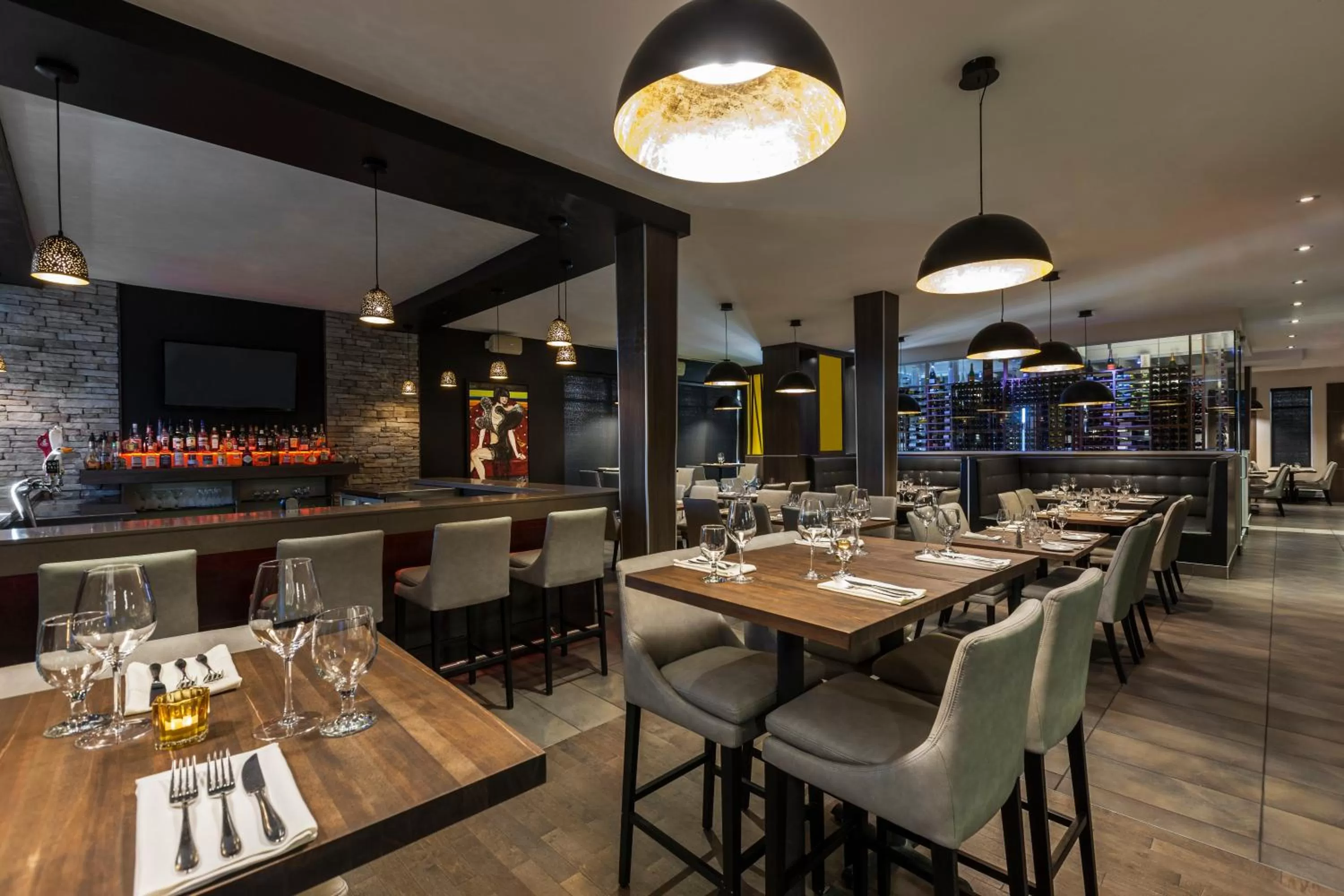 Restaurant/places to eat in Imperia Hôtel et Suites Terrebonne