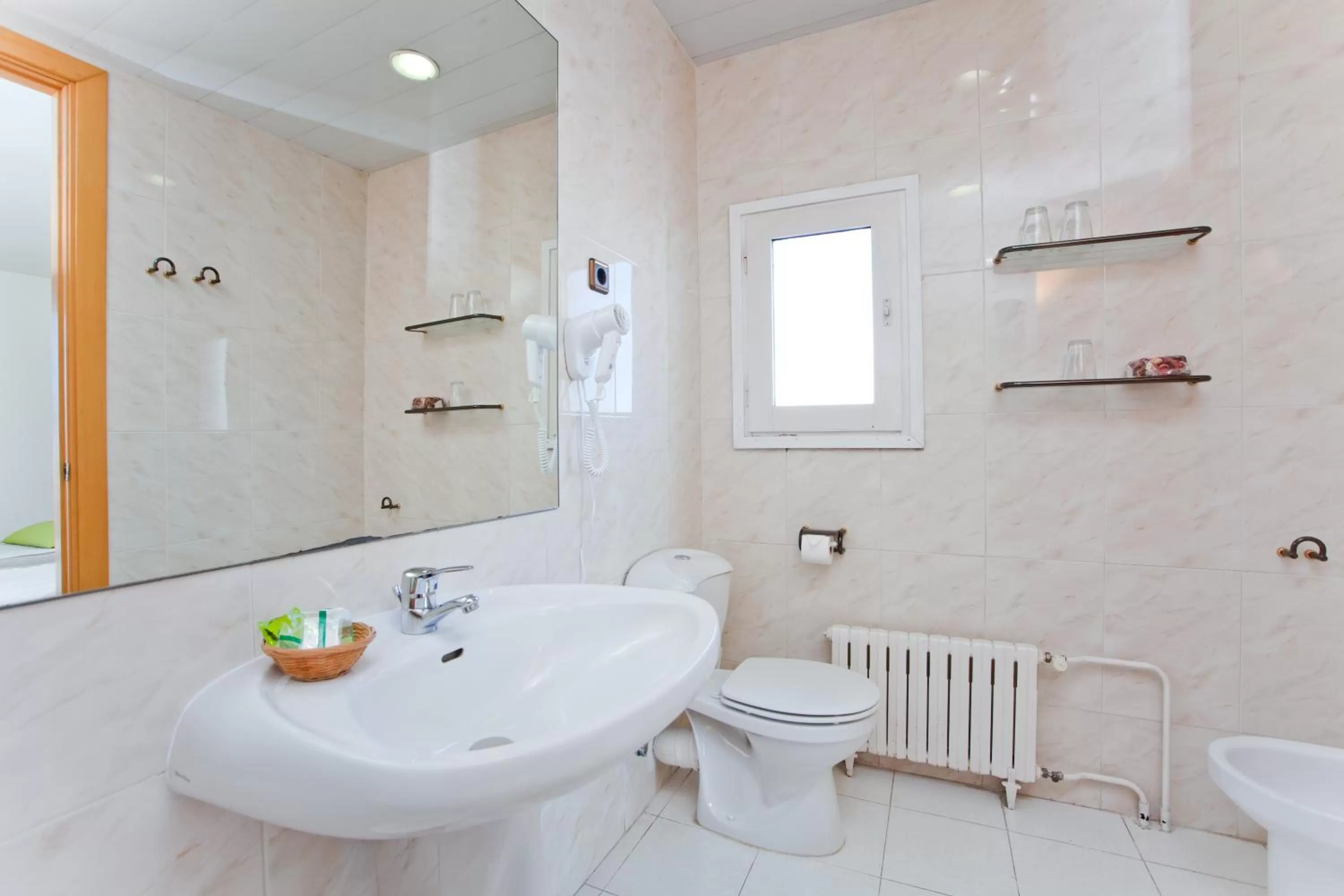 Bathroom in Hotel Everest