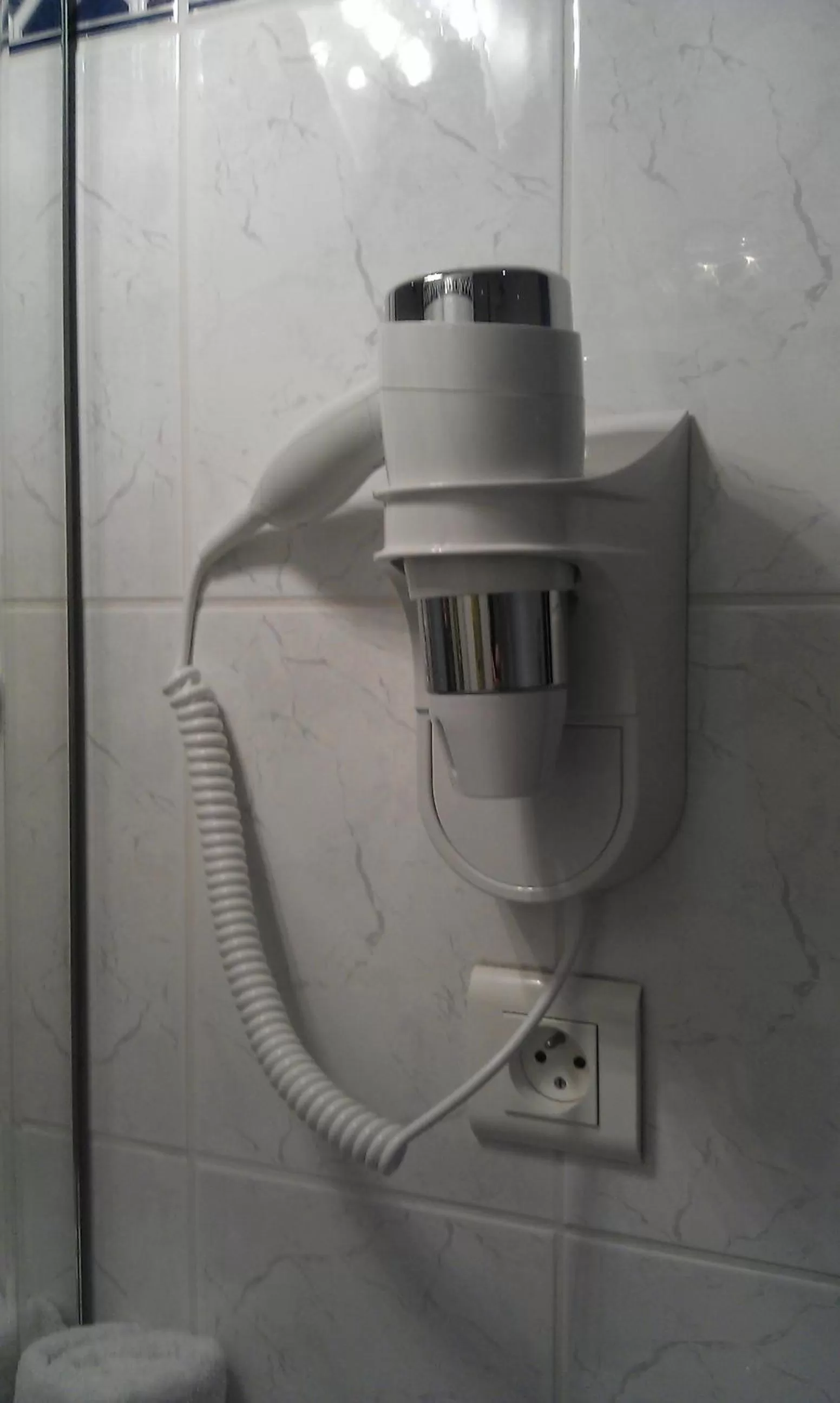 Bathroom in BRIT HOTEL CONFORT NEVERS Centre Gare