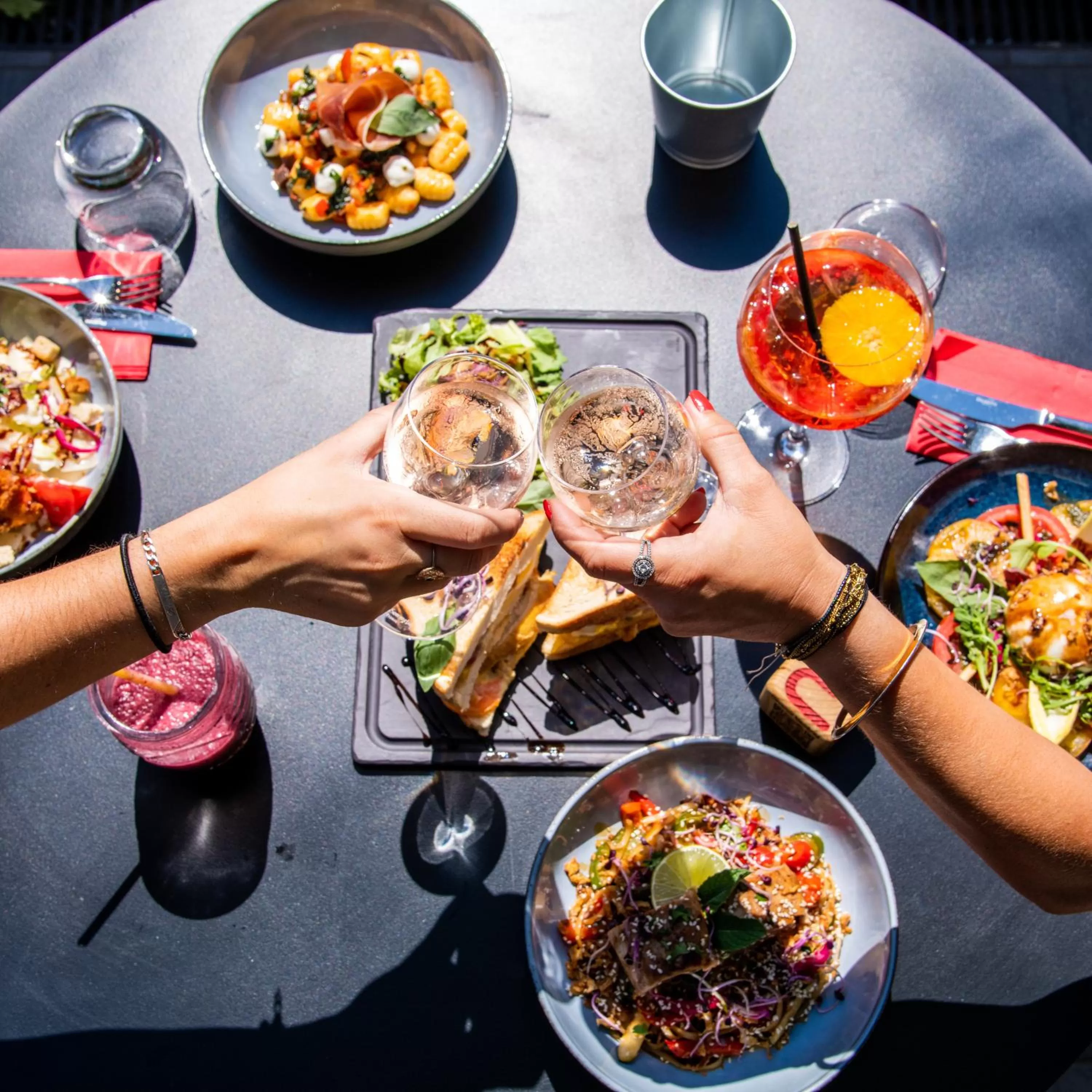 Restaurant/places to eat in ibis Aix en Provence