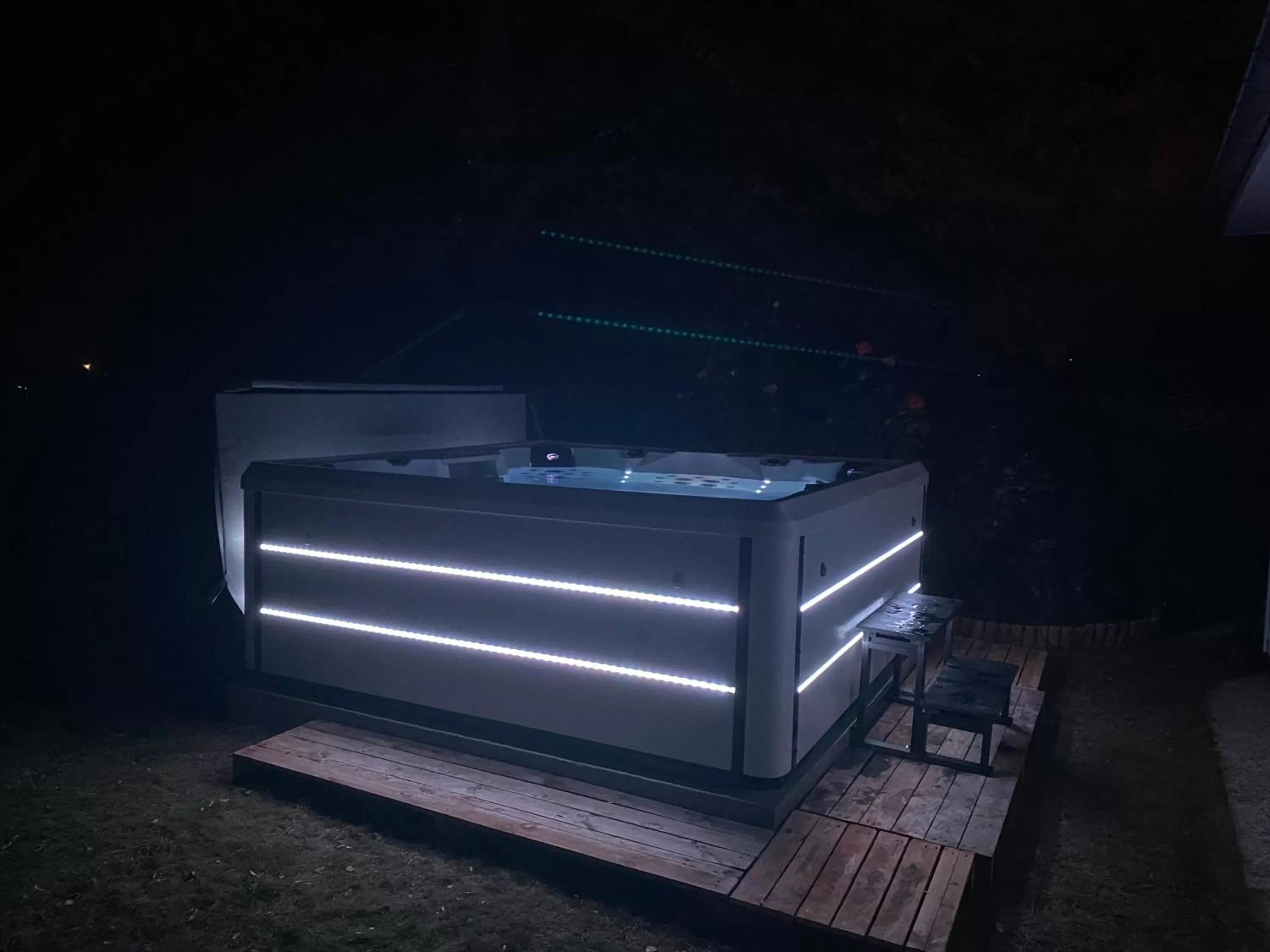 Hot Tub in Chambre ambiance campagne chic